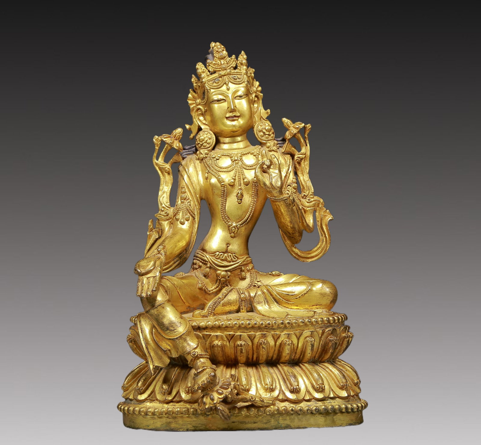 A Solemn Gilt Bronze Statue of Tara: A Solemn Gilt Bronze Statue of Tara,Ming Dynasty, China,Yongle Six-character Mark,Size:6.7inx6.3inx10.6in,Weight:3940g 铜鎏金度母像，明代，&
