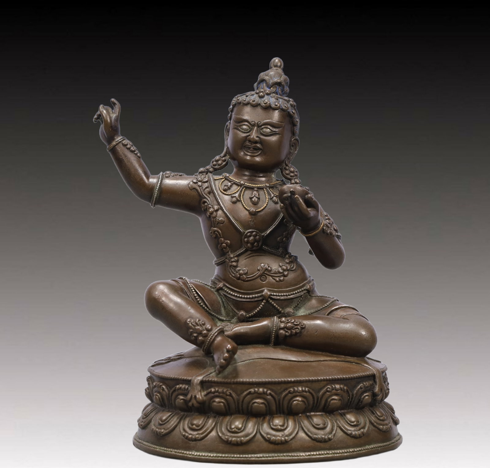 A Solemn Bronze Statue of Vajra: A Solemn Bronze Statue of Vajra ,Ming Dynasty, China,Size:5.7inx4.7inx8.7in Weight:1600g 铜金刚像,中国明代
