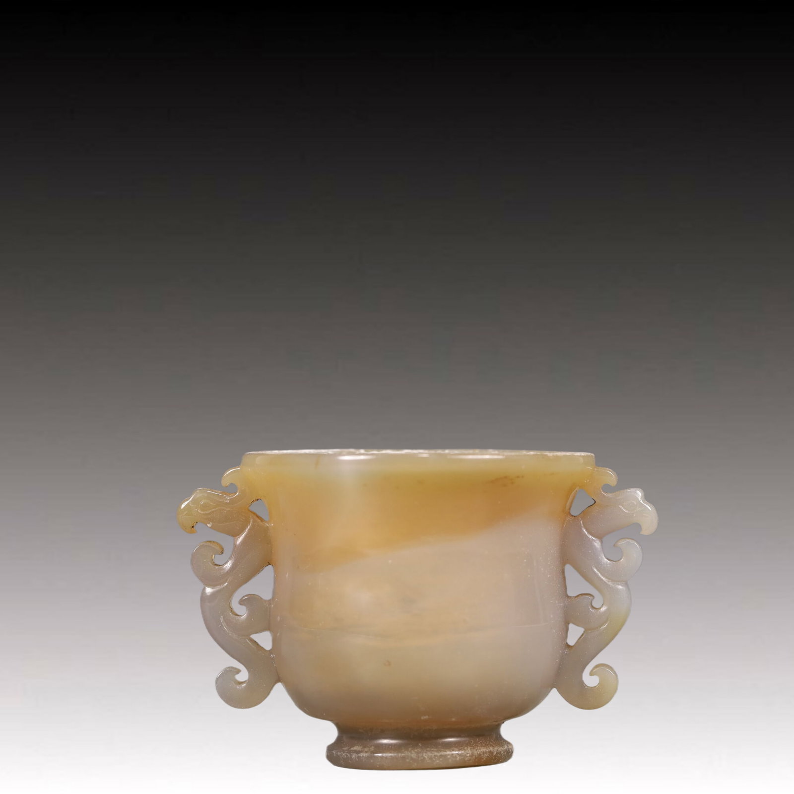 An Exquisite Agate Double-Ears Cup: An Exquisite Agate Double-Ears Cup,Qing Dynasty, China,Size:3.1inx2.4inx2in Weight:100g 玛瑙双耳杯,中国清代