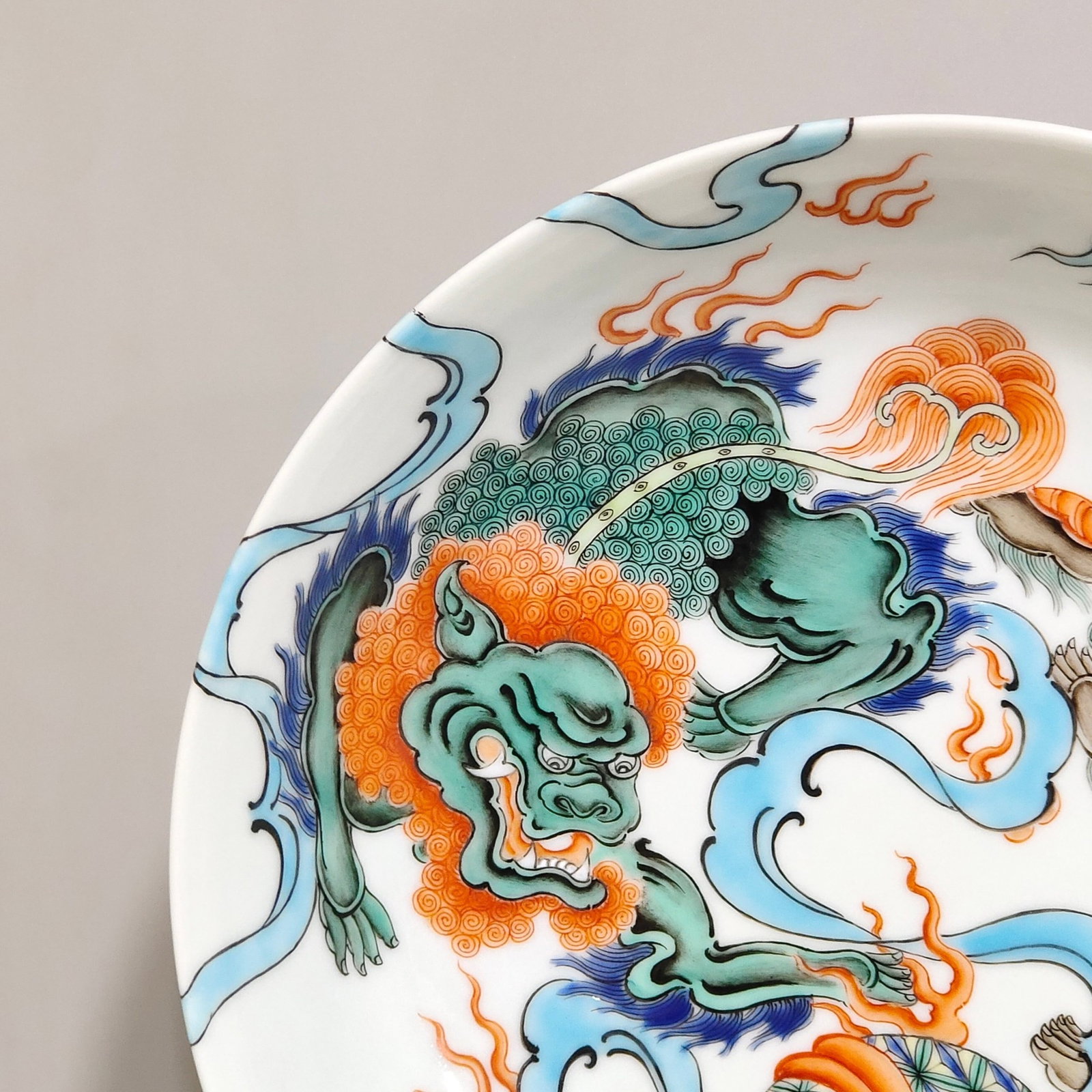 An Exquisite Famille-Rose Lion Pattern Plate - 2