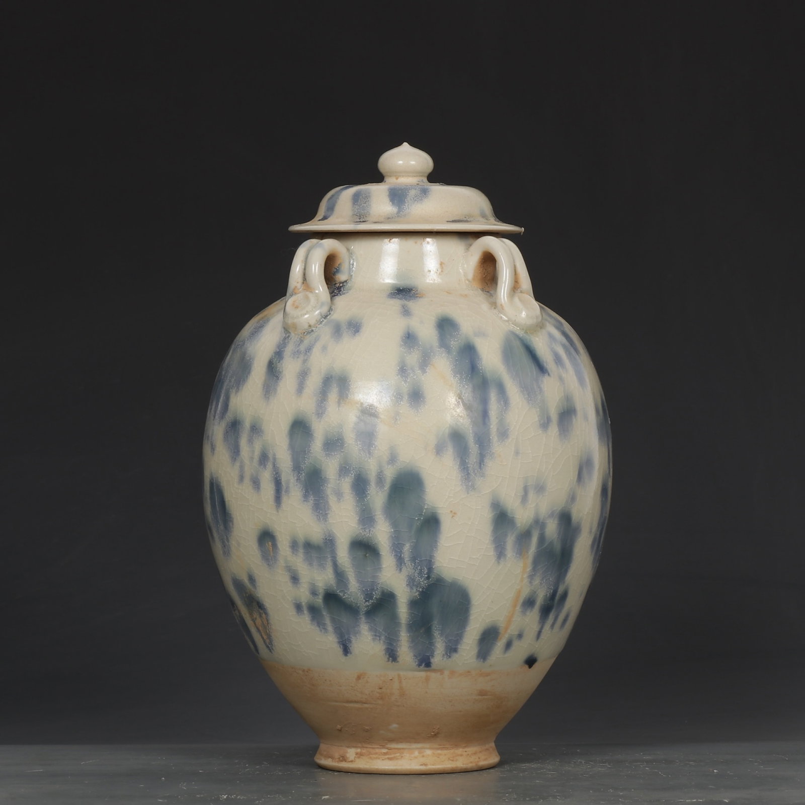 An Exquisite Gongxian yao White Glazed Jar with Cover (1 of 9)