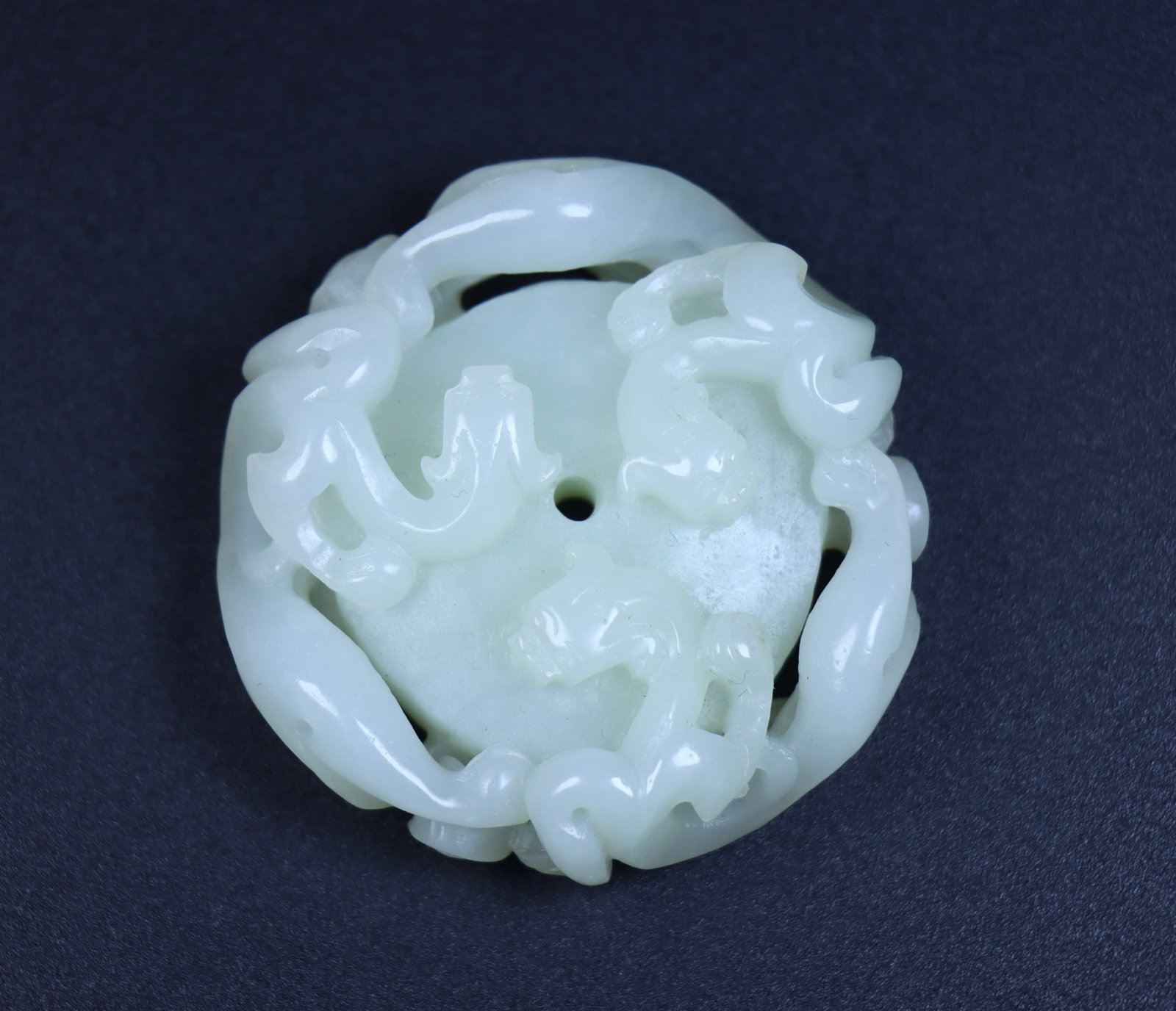 An Exquisite White Jade Chi-Dragon Pattern Pendant - 2