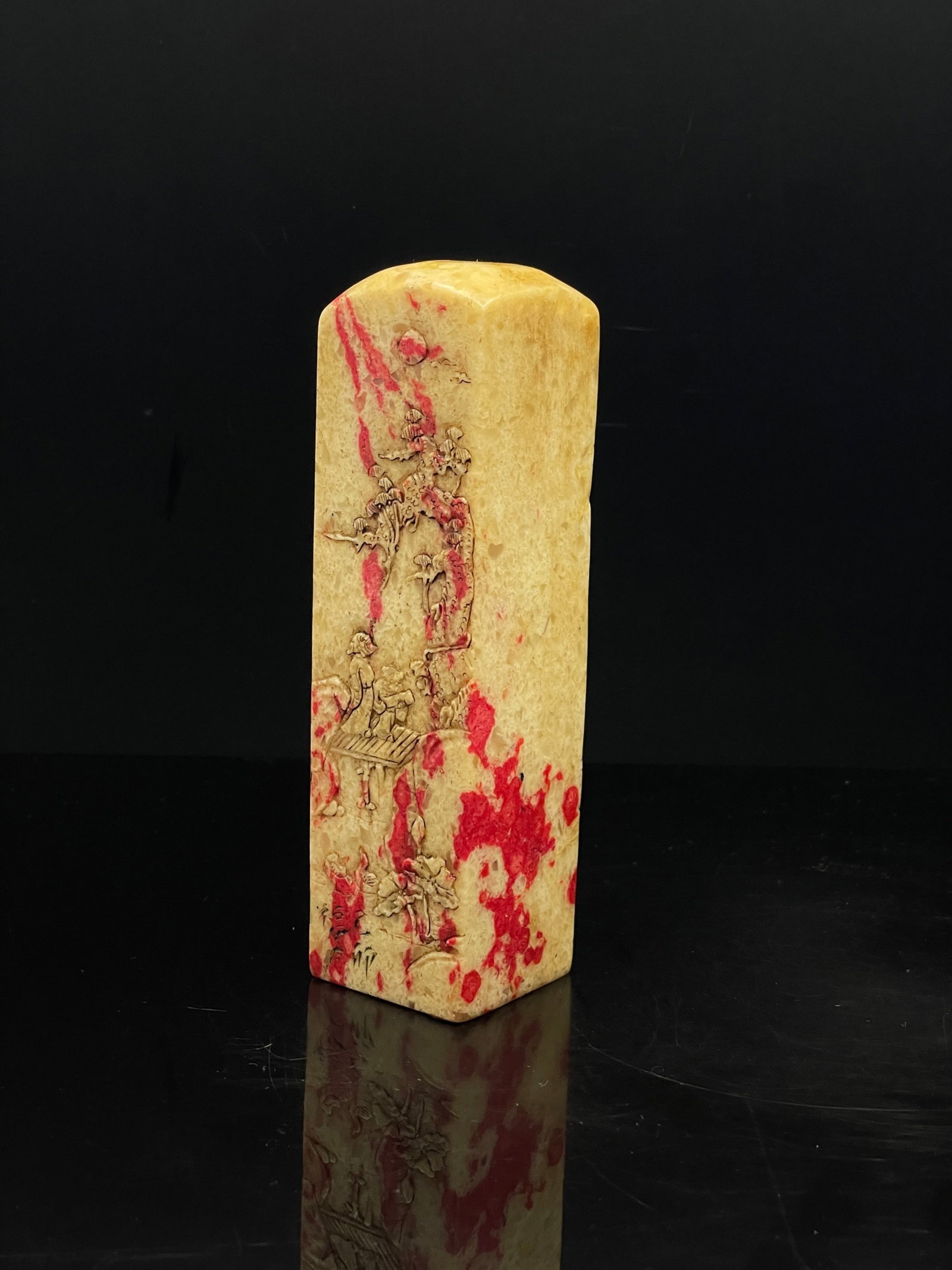 An Exquisite Shoushan Stone Character and Story Pattern Seal: An Exquisite Shoushan Stone Character and Story Pattern Seal,Qing Dynasty,China,With Mark,Size:1.5inx1.5inx5.6in,Weight:500g 寿山石人物故事纹印