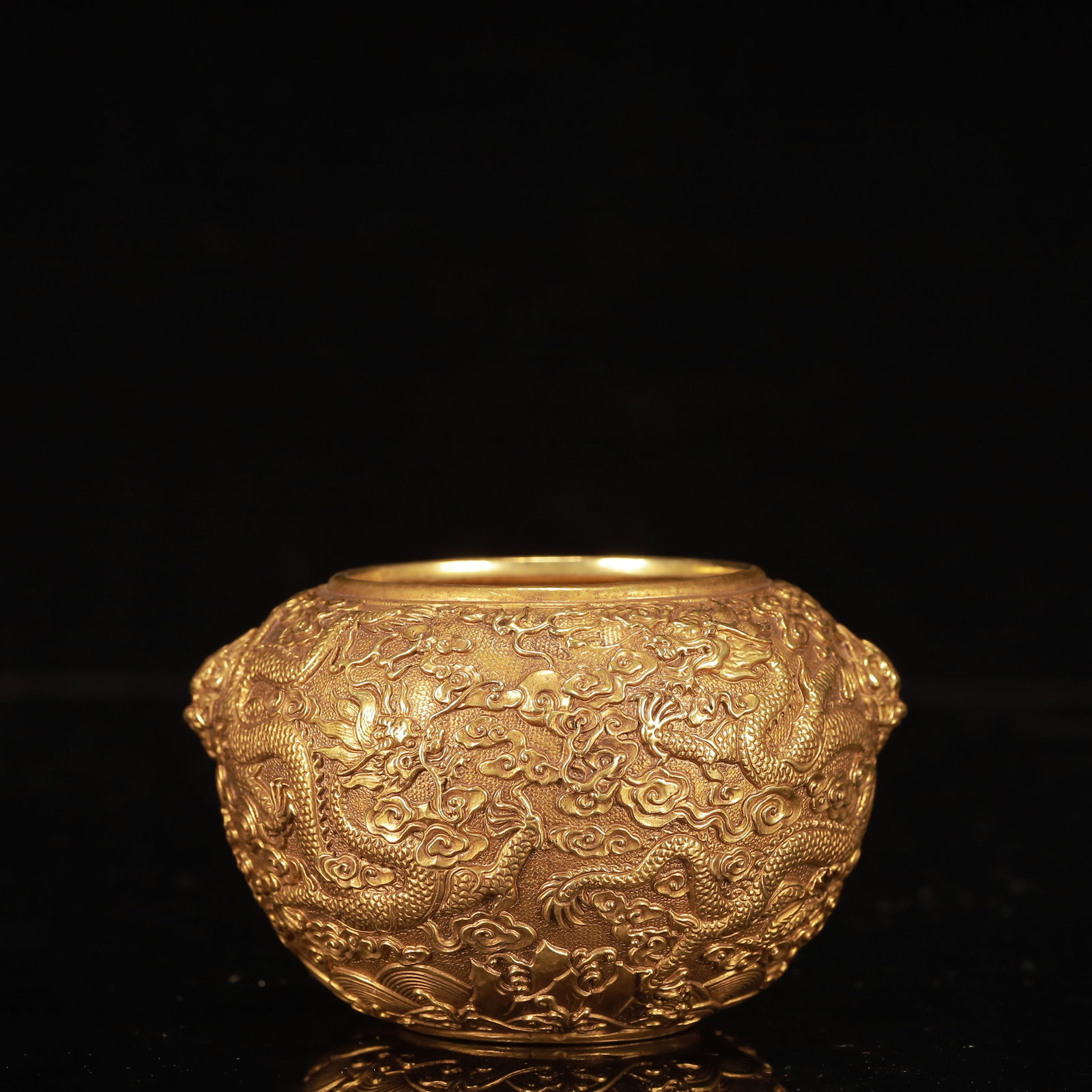 An Exquisite Gilt Bronze Dragon Pattern Beast-Ears Jar: An Exquisite Gilt Bronze Dragon Pattern Beast-Ears Jar,Qing Dynasty, China,Qianlong Four-character Mark,Size:3.9inx2.8in,Weight:400g 铜鎏金龙纹兽耳罐,&#