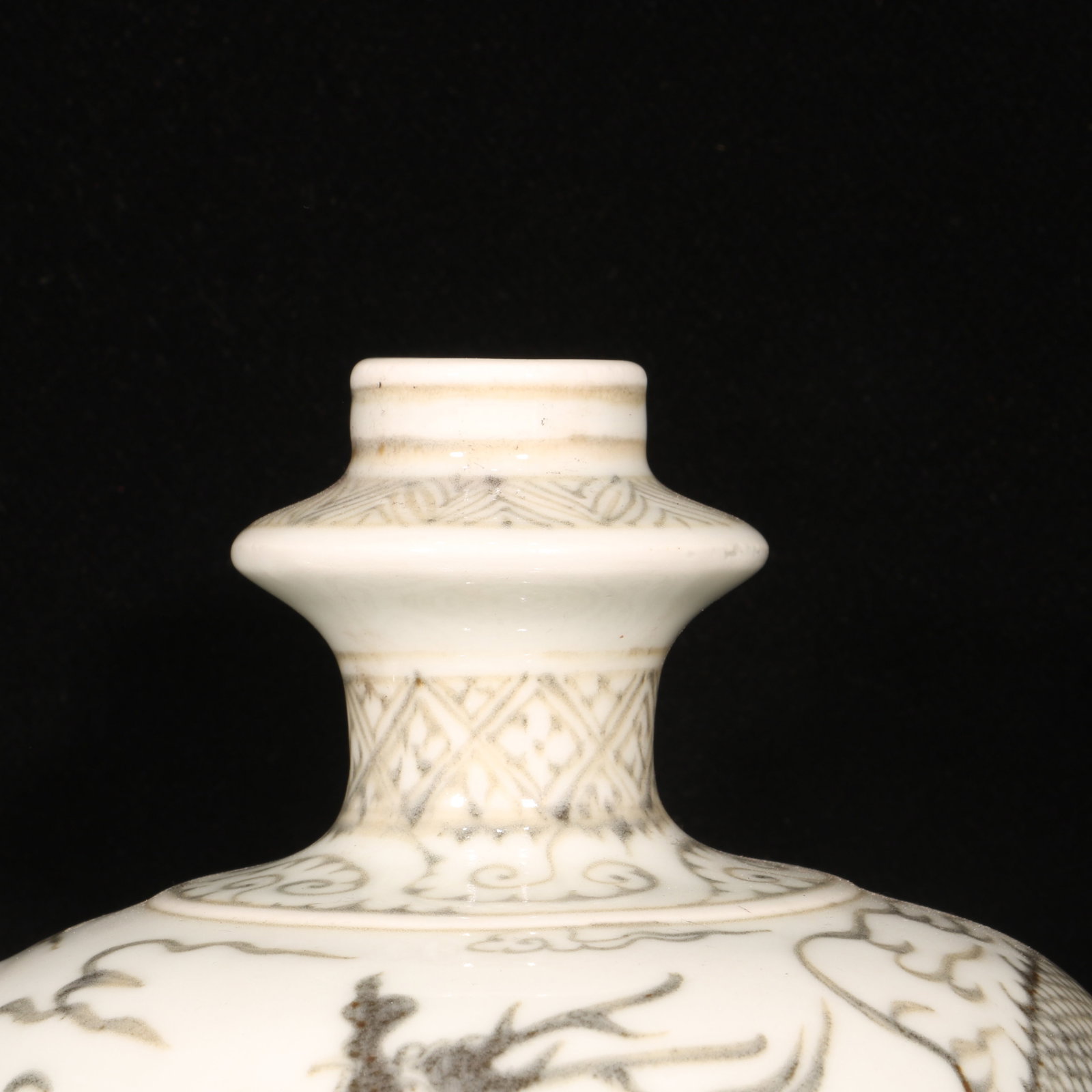 An Exquisite Underglaze-Red Auspicious Cloud and Dragon Pattern Pot - 2