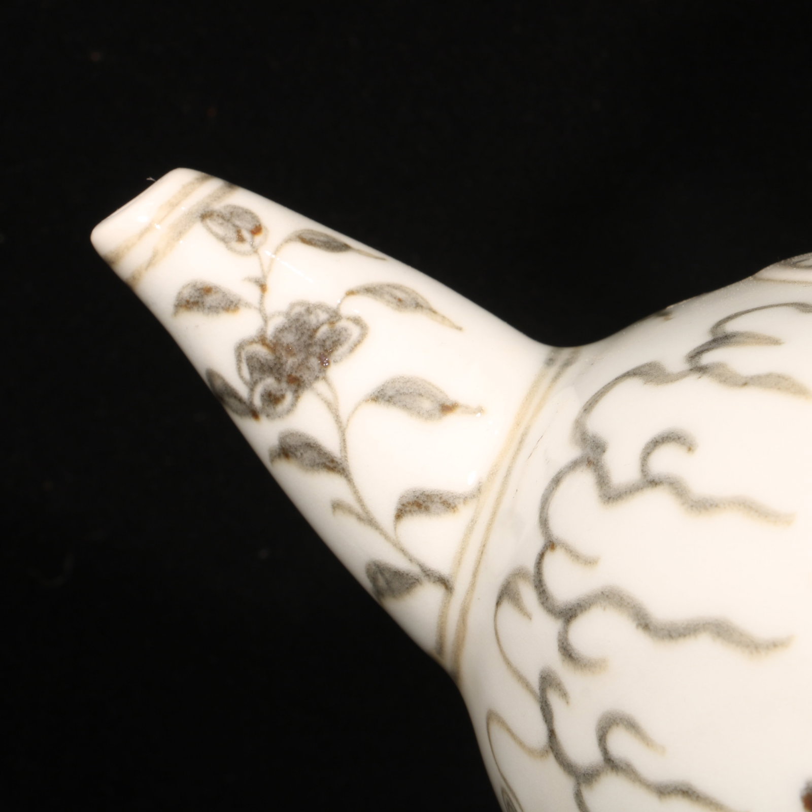 An Exquisite Underglaze-Red Auspicious Cloud and Dragon Pattern Pot - 3