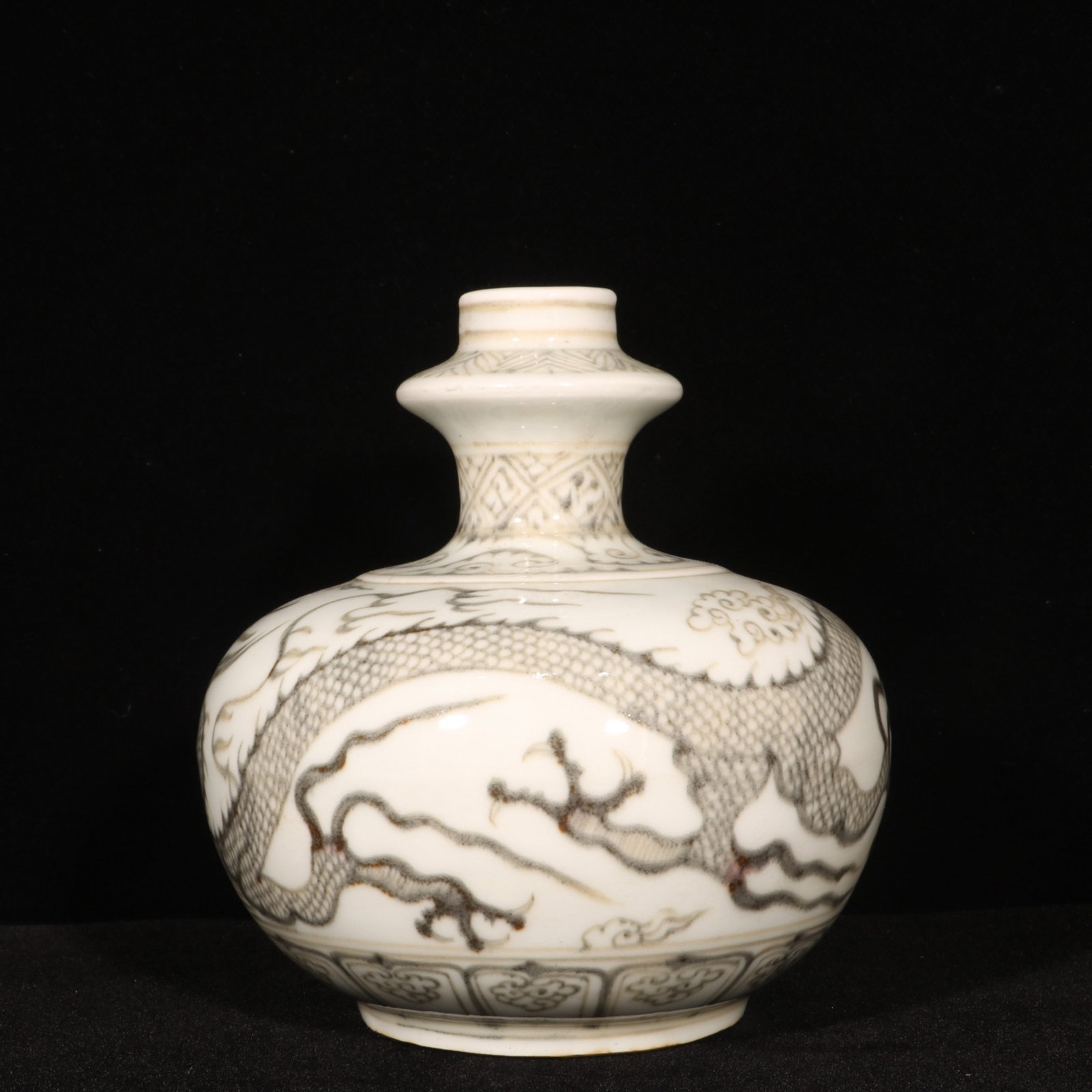 An Exquisite Underglaze-Red Auspicious Cloud and Dragon Pattern Pot - 7