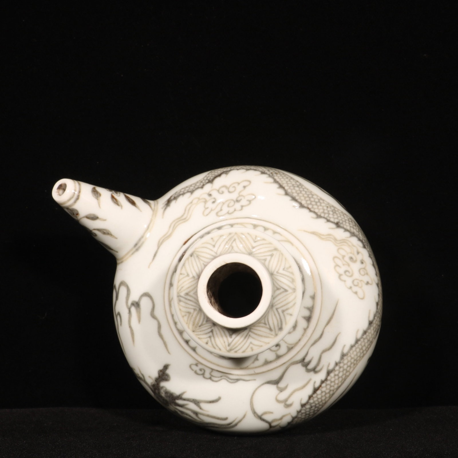 An Exquisite Underglaze-Red Auspicious Cloud and Dragon Pattern Pot - 8
