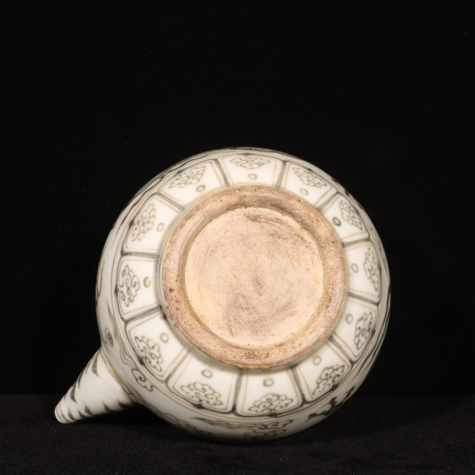 An Exquisite Underglaze-Red Auspicious Cloud and Dragon Pattern Pot - 9