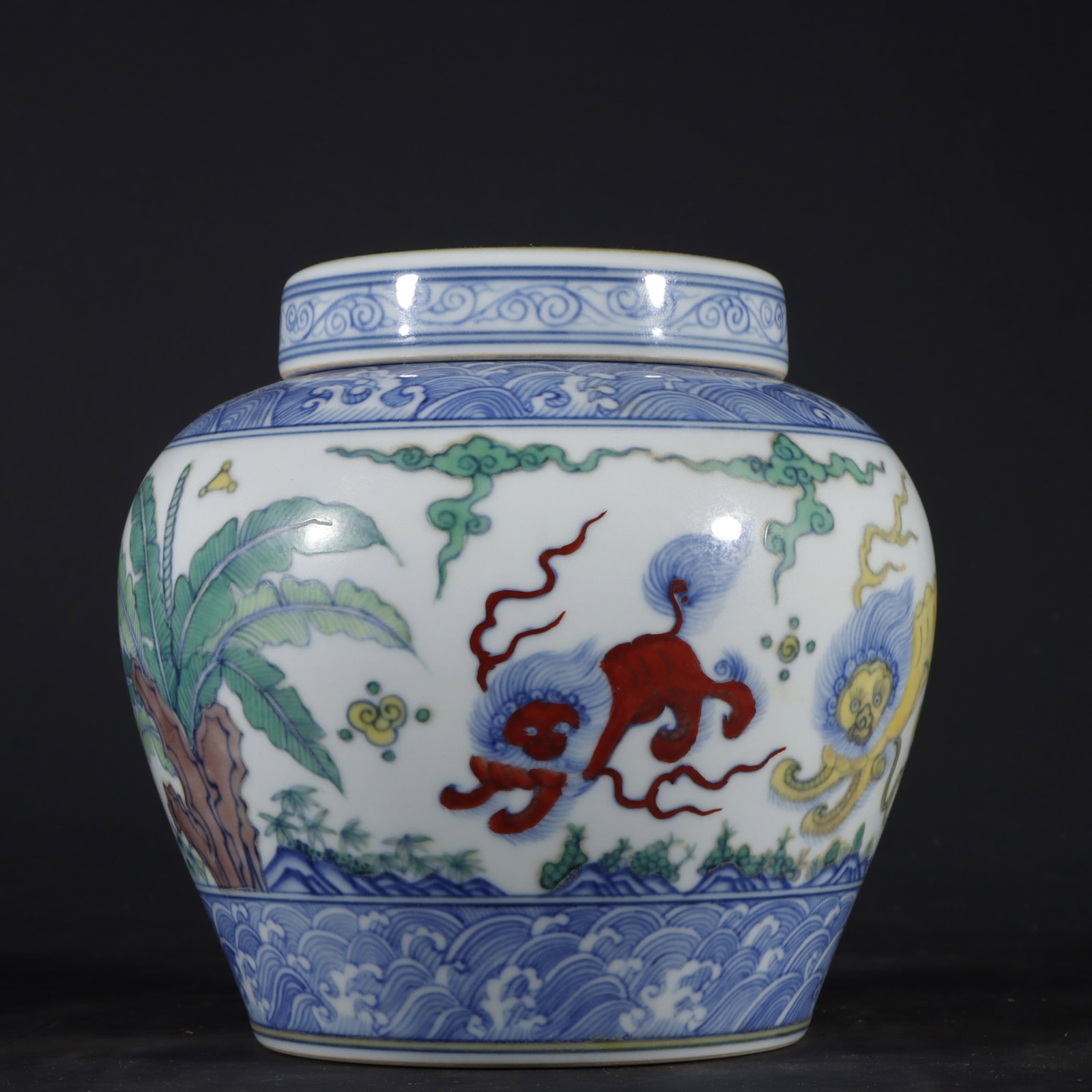 An Exquisite Doucai Lion Pattern Jar - 5