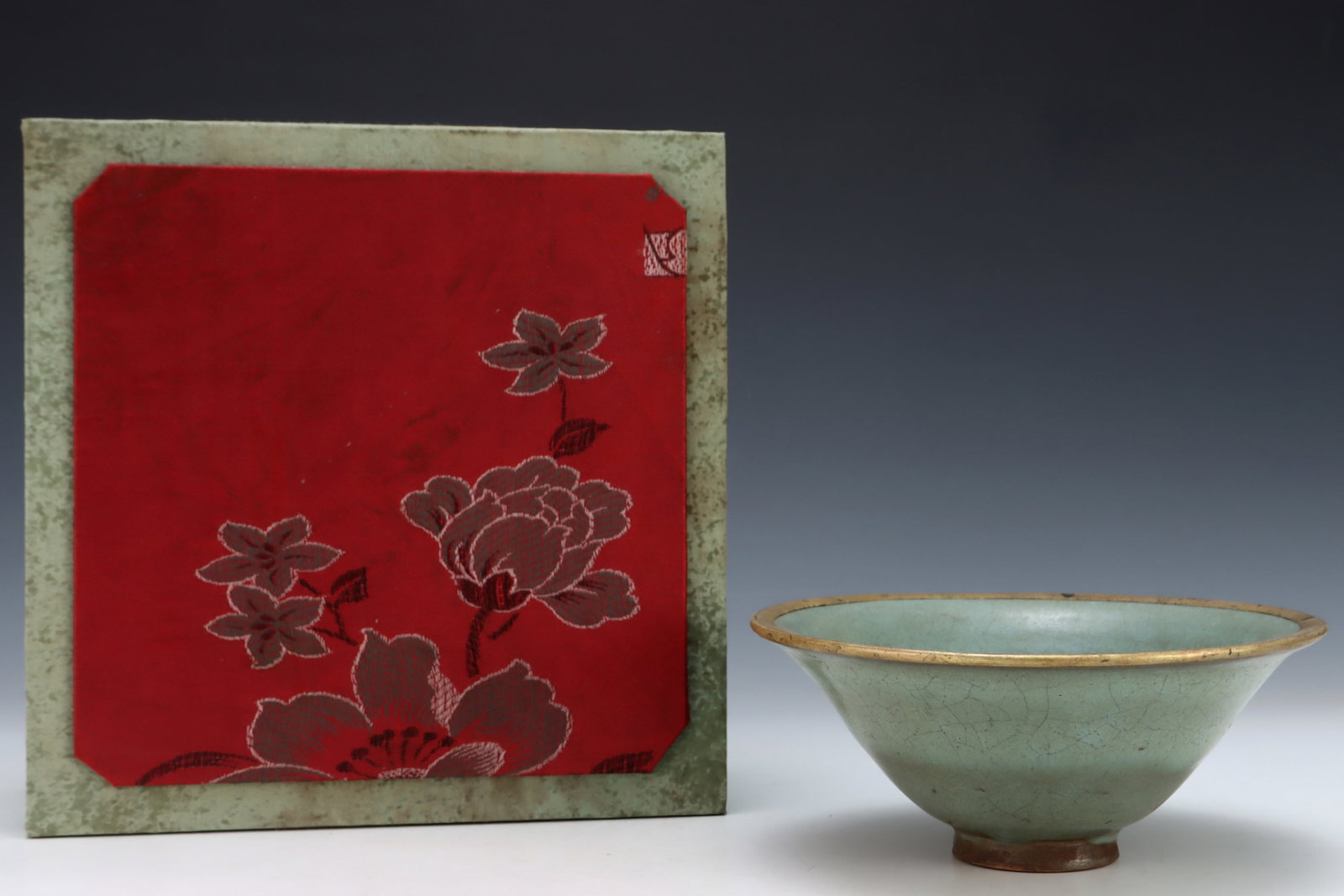 An Exquisite Jun yao Bowl (1 of 8)