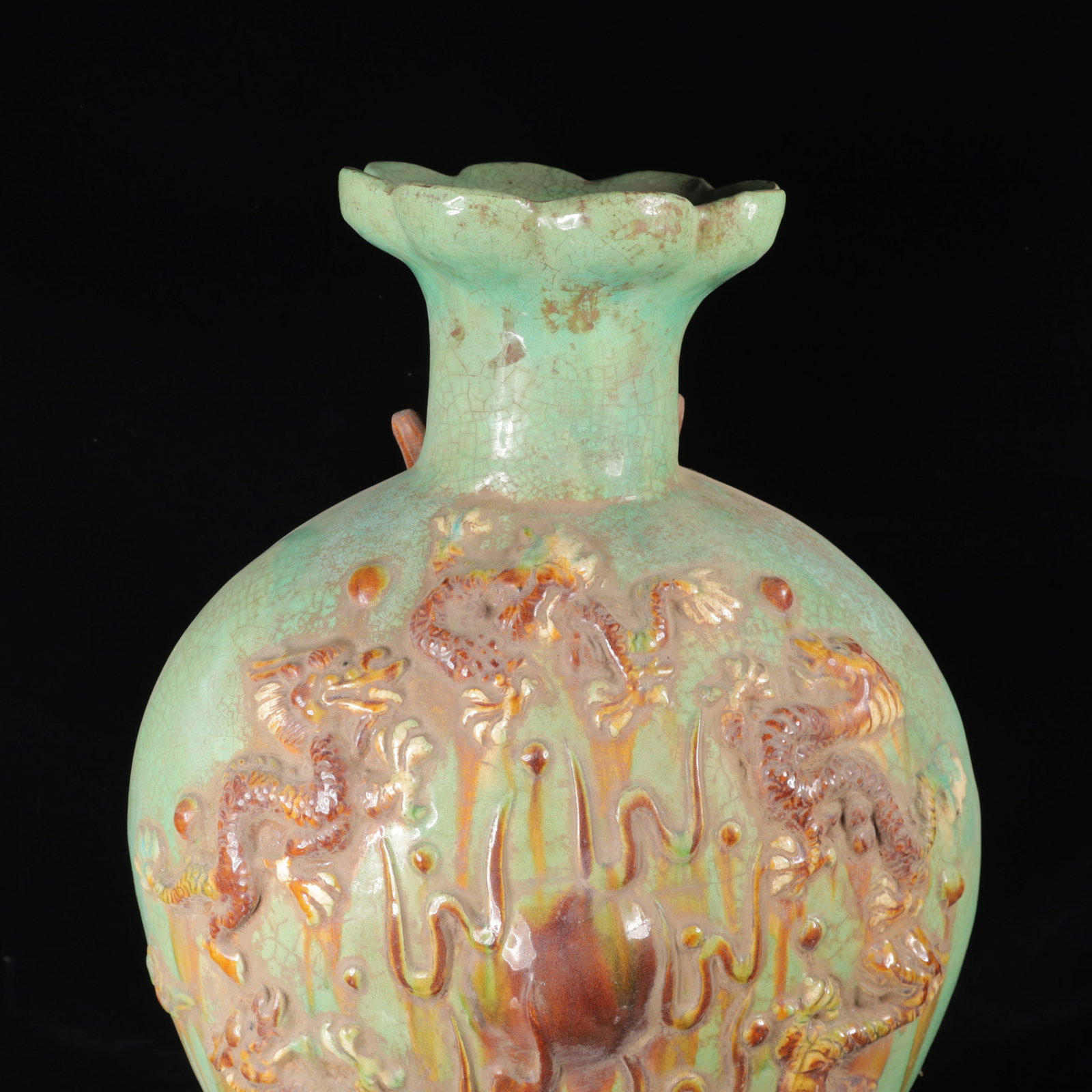 An Exquisite Tang Tri-Color Glazed Pottery Dragon Pattern Vase - 2