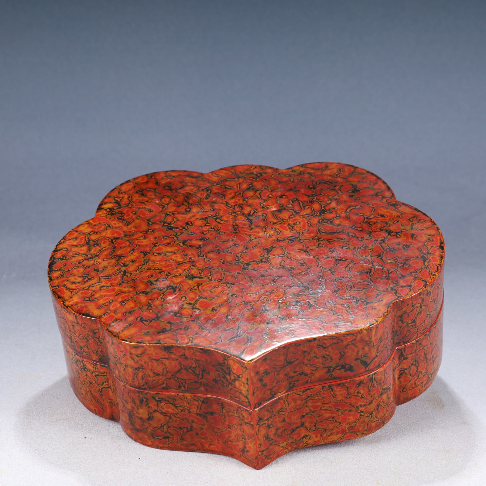 An Exquisite Carved Red Lacquer Cover Box: An Exquisite Carved Red Lacquer Cover Box,Qing Dynasty, China,Qianlong Six-character Mark,Size:9.8inx8.7inx3.3in,Weight:850g 剔红漆盖盒,中国清代,&