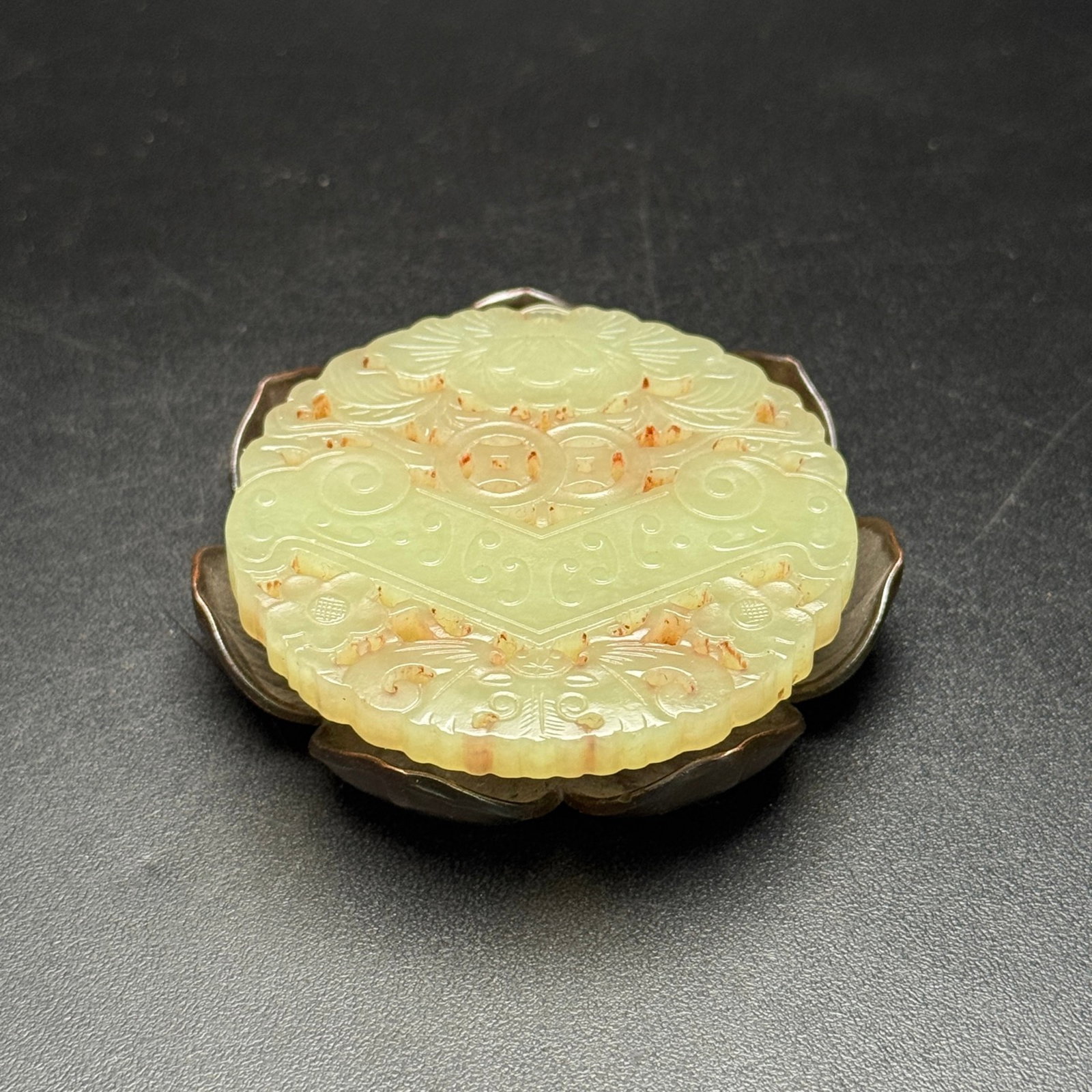 An Exquisite White Jade Flower Pattern Pendant - 5