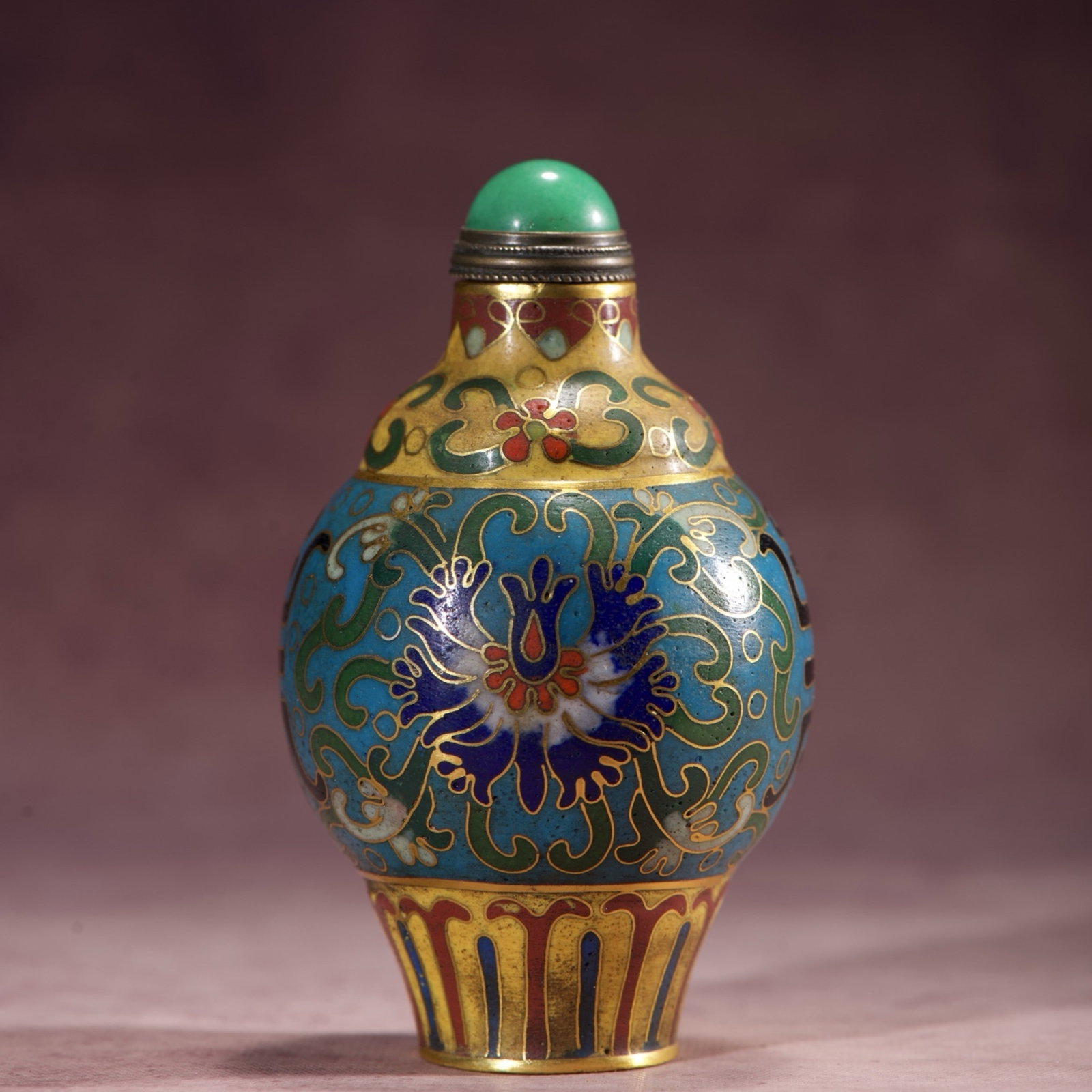 An Exquisite Cloisonne Lotus Pattern Snuff Bottle: An Exquisite Cloisonne Lotus Pattern Snuff Bottle,Qing Dynasty,China,Qianlong Four-character Mark,Size:3.2inx1.9in,Weight:69g 景泰蓝缠枝莲纹鼻烟&#