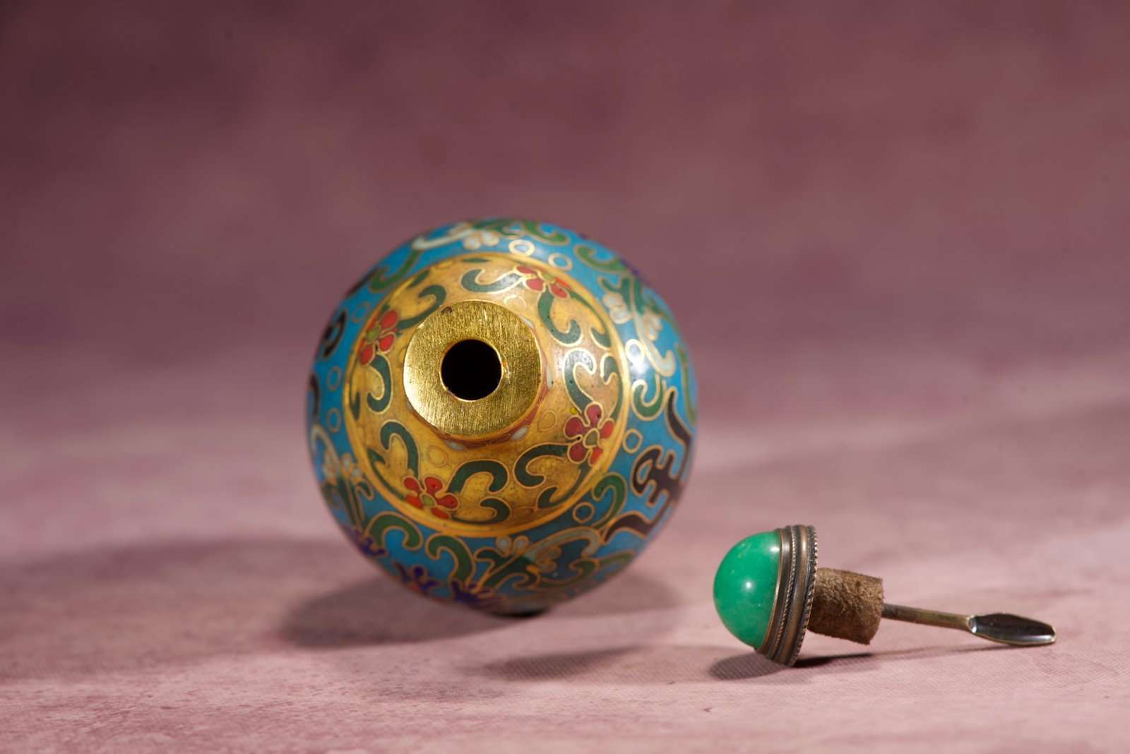 An Exquisite Cloisonne Lotus Pattern Snuff Bottle - 8