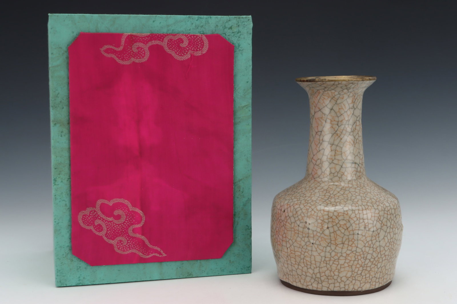 An Exquisite Ge yao Yellow Glazed Vase,with an Imperial Poem by Emperor Qianlong: An Exquisite Ge yao Yellow Glazed Vase,with an Imperial Poem by Emperor Qianlong,Song Dynasty,China,Size:8.5inx5.6in 哥窑黄釉瓶,带乾隆御题&#