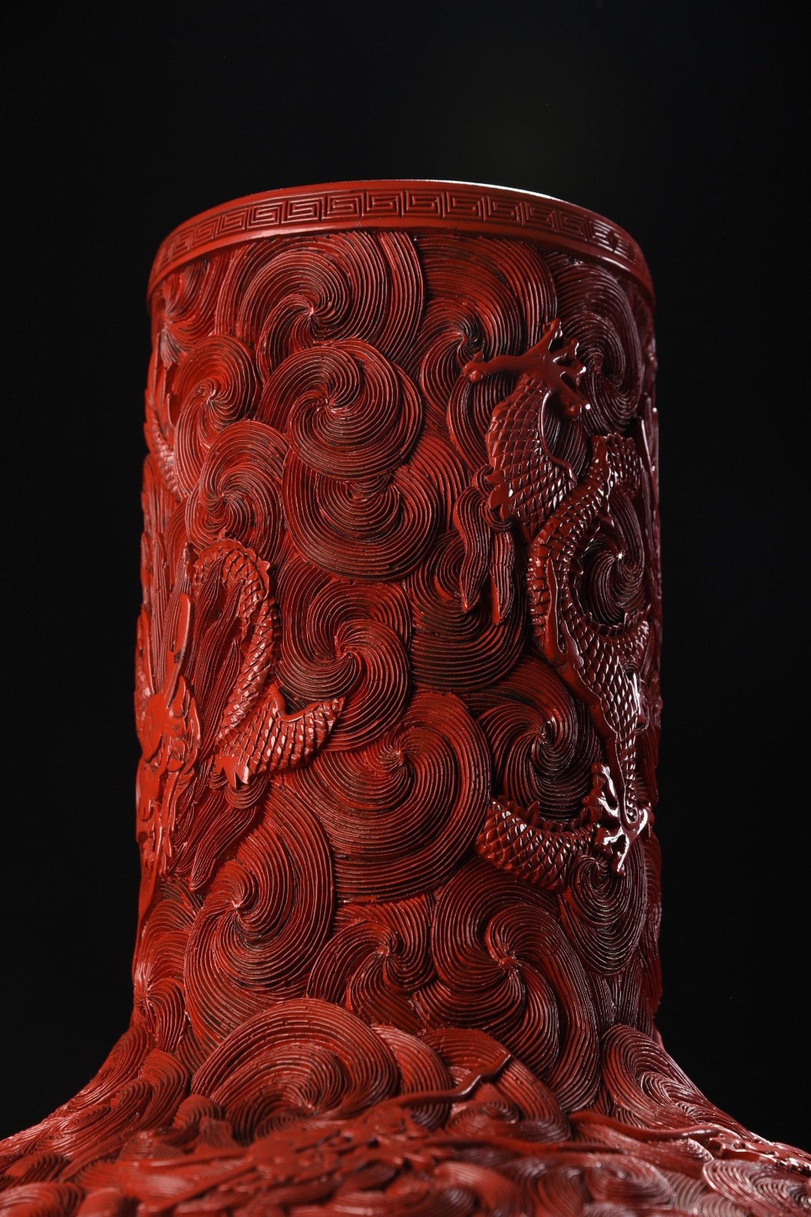 An Exquisite Carved Red Lacquer Dragon Pattern Vase - 2