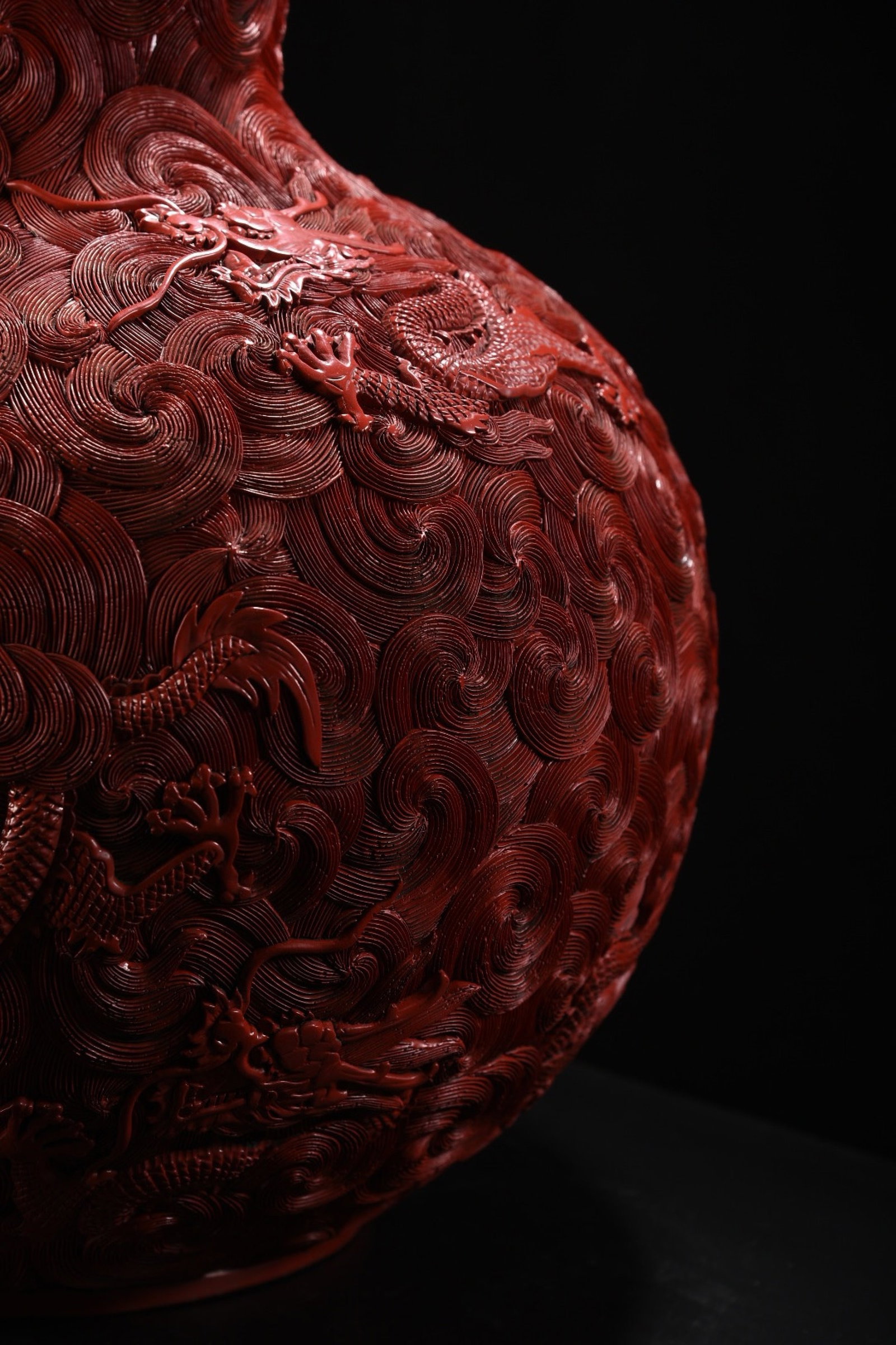 An Exquisite Carved Red Lacquer Dragon Pattern Vase - 3