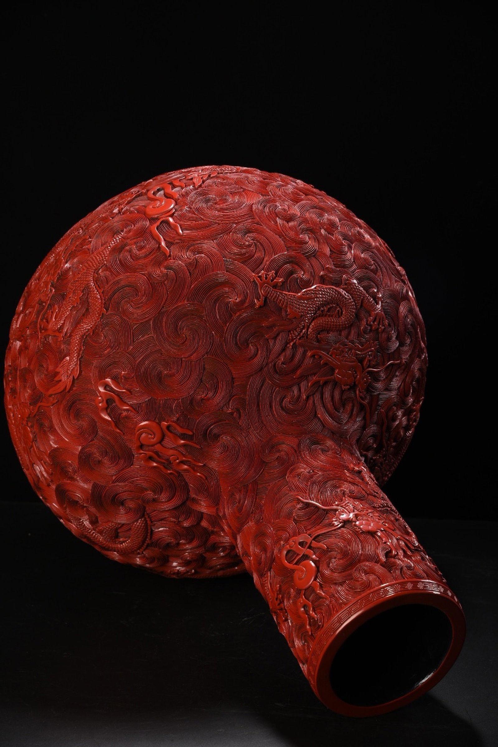 An Exquisite Carved Red Lacquer Dragon Pattern Vase - 8