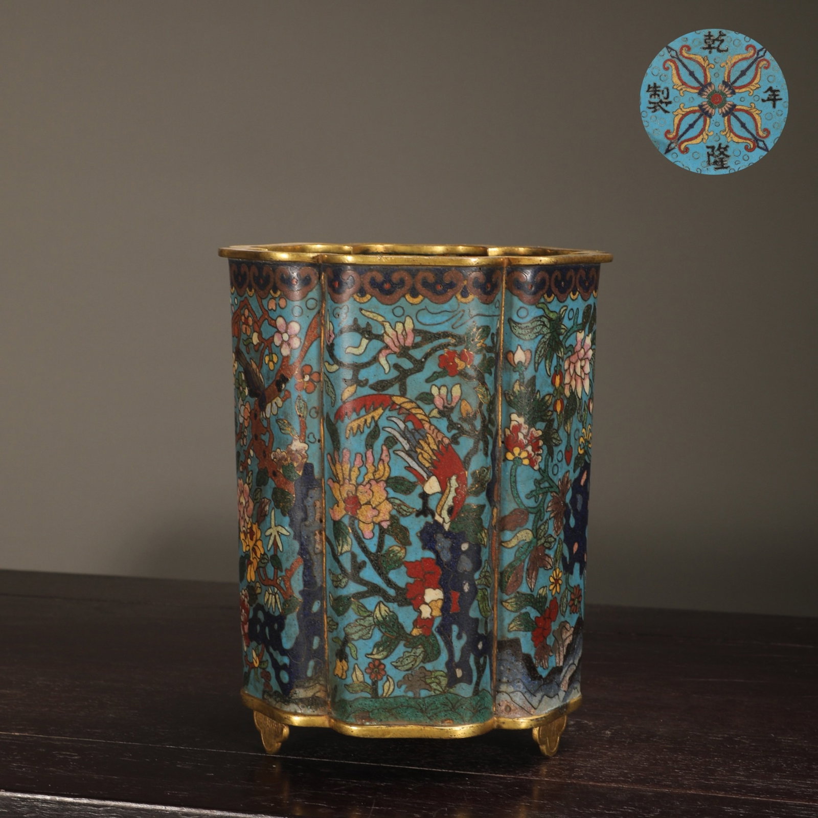 An Exquisite Cloisonne Flower Pattern Brush Pot: An Exquisite Cloisonne Flower Pattern Brush Pot,Qing Dynasty,China,Qianlong Four-character Mark,Size:6.5inx5in,Weight:1200g 景泰蓝花卉纹笔筒,中