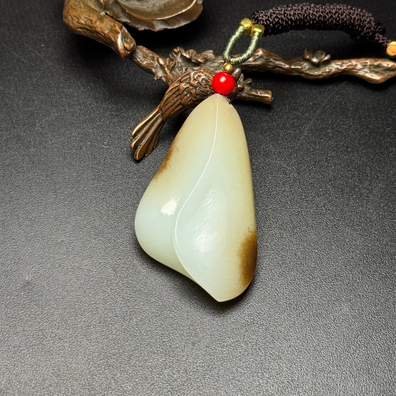 An Exquisite White Jade Pendant (1 of 7)