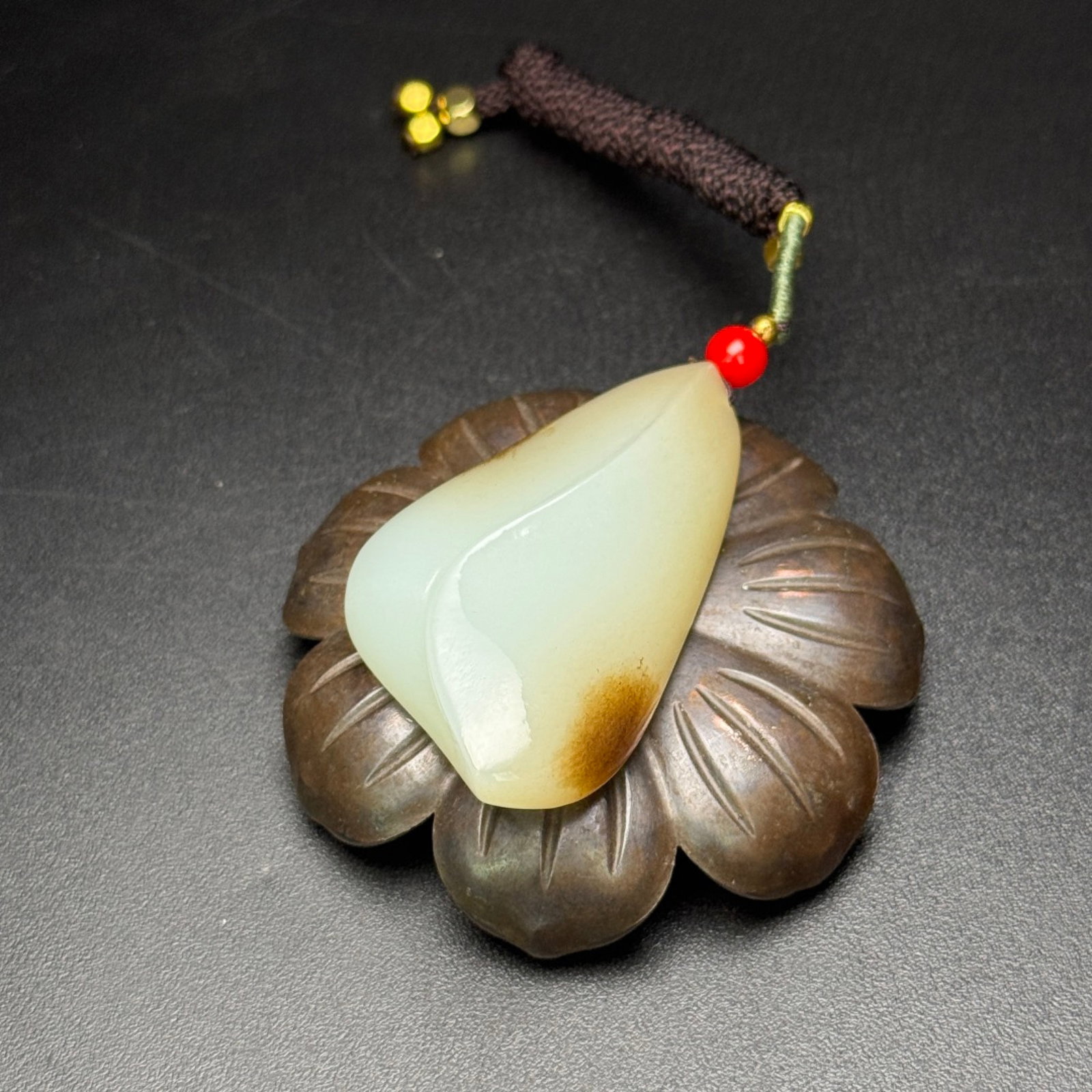 An Exquisite White Jade Pendant - 7