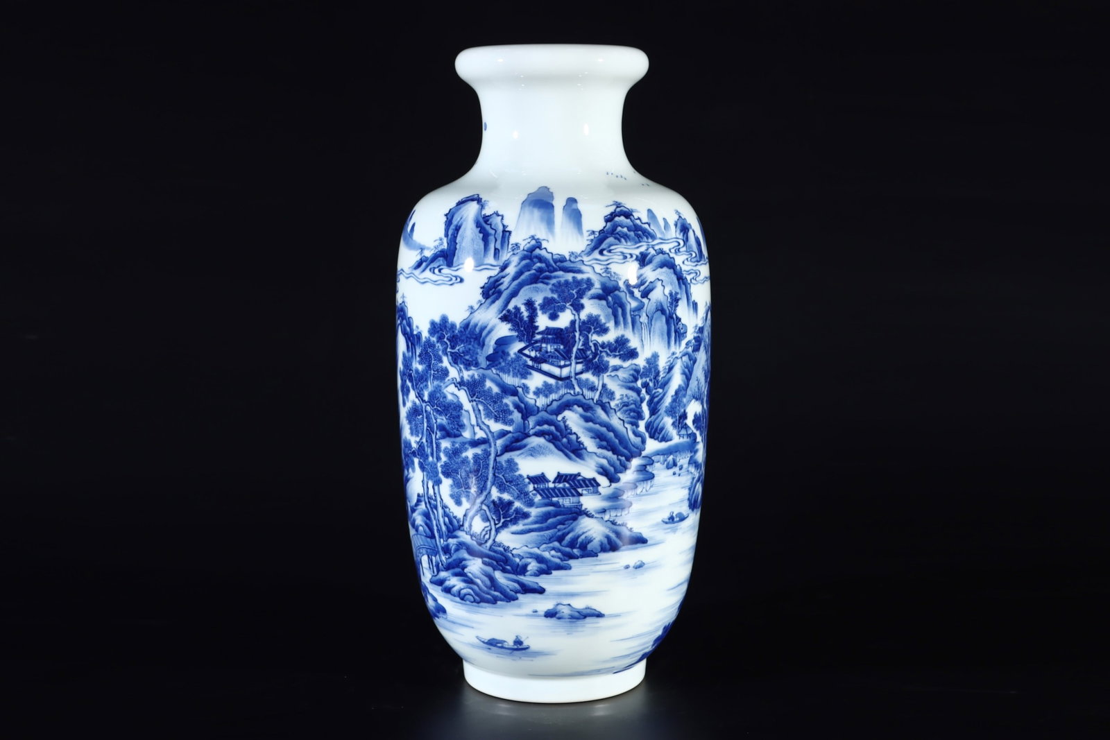 A Huge Blue and White Landscape Pattern Vase - 3