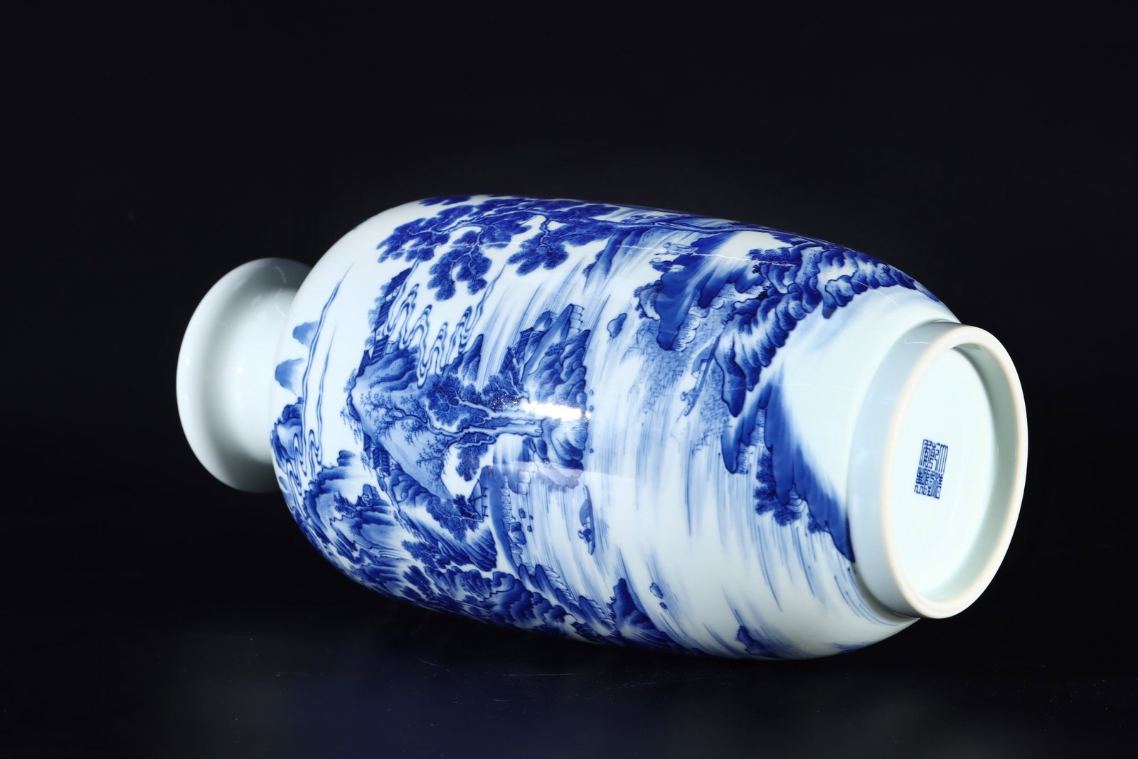 A Huge Blue and White Landscape Pattern Vase - 8