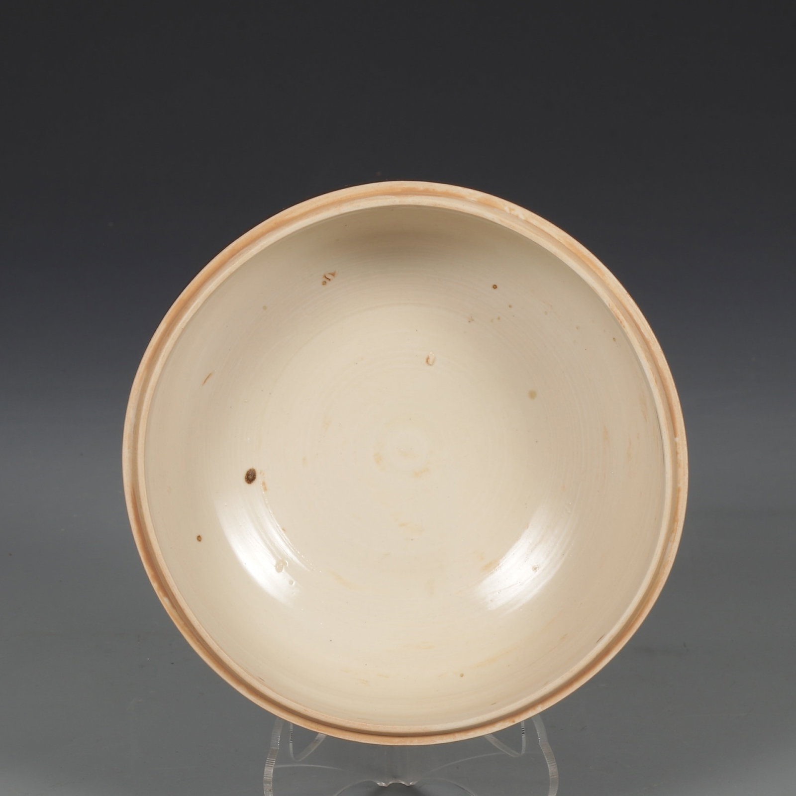 An Exquisite Ding yao Brown Glazed Auspicious Cloud and Phoenix Pattern Box - 8