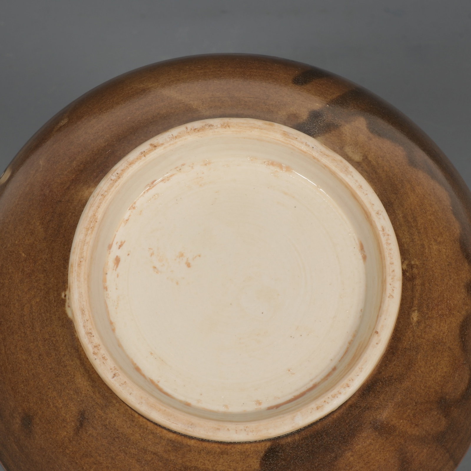 An Exquisite Ding yao Brown Glazed Auspicious Cloud and Phoenix Pattern Box - 9