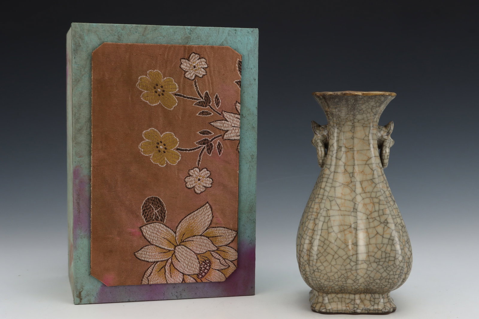 An Exquisite Ge yao Yellow Glazed Beast-Ears Vase: An Exquisite Ge yao Yellow Glazed Beast-Ears Vase,Song Dynasty,China,With Mark,Size:9.1inx4.7in