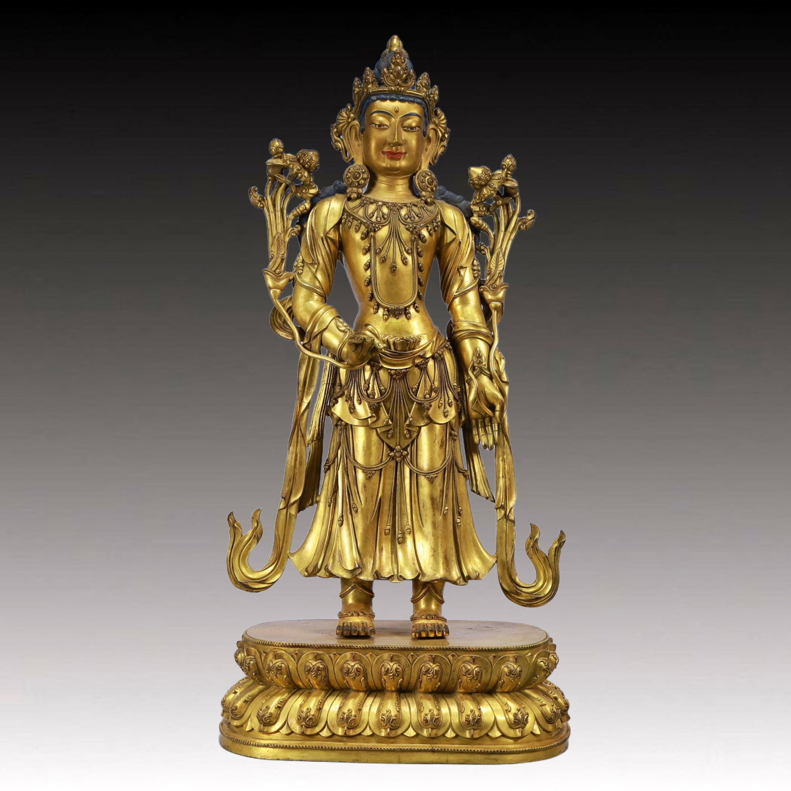 A Solemn Gilt Bronze Statue of Avalokitesvara: A Solemn Gilt Bronze Statue of Avalokitesvara,Ming Dynasty, China,Yongle Six-character Mark,Size:14.6inx9.1inx29.9in,Weight:21600g 铜鎏金持莲观音像,