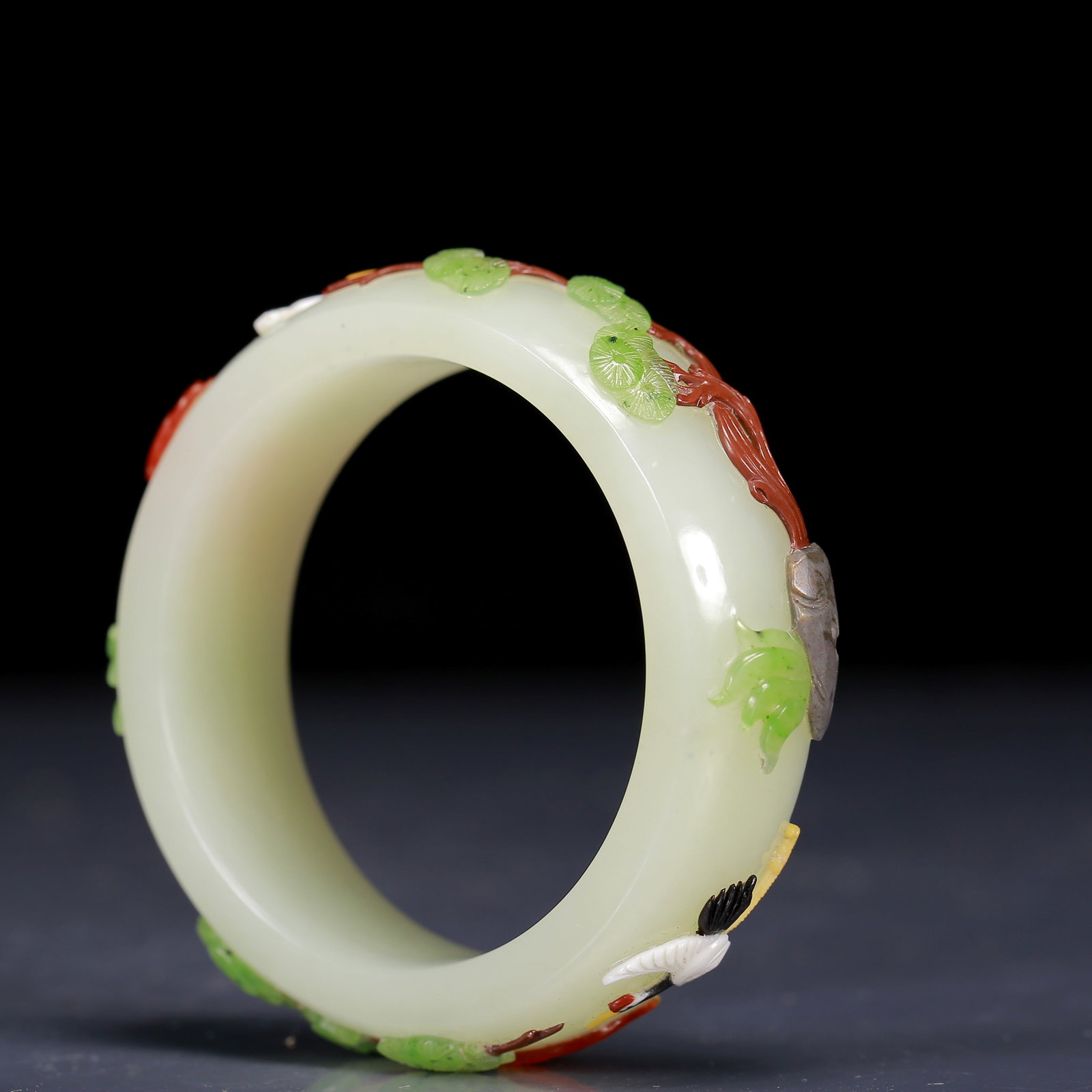 An Exquisite White Jade Inlaid Gems Flower and Bird Pattern Bracelets: An Exquisite White Jade Inlaid Gems Flower and Bird Pattern Bracelets,Qing Dynasty, China,Size:3inx0.8in,Weight:105g 白玉嵌百宝花鸟纹手镯