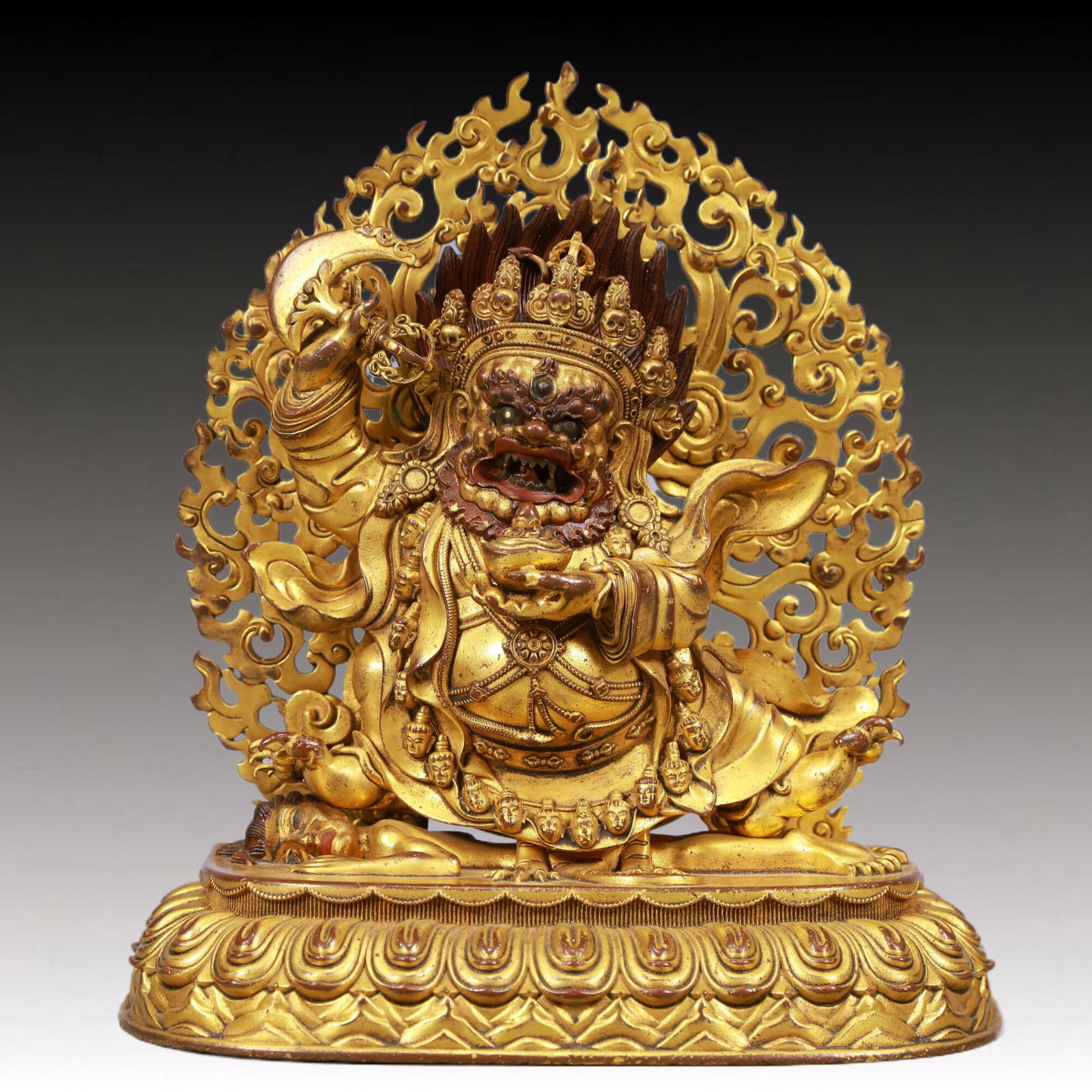 A Solemn Gilt Bronze Statue of Vajrasattva: A Solemn Gilt Bronze Statue of Vajrasattva, Qing Dynasty, China, Qianlong Mark, Size:7.1inx3.5inx7.9in, Weight:1850g