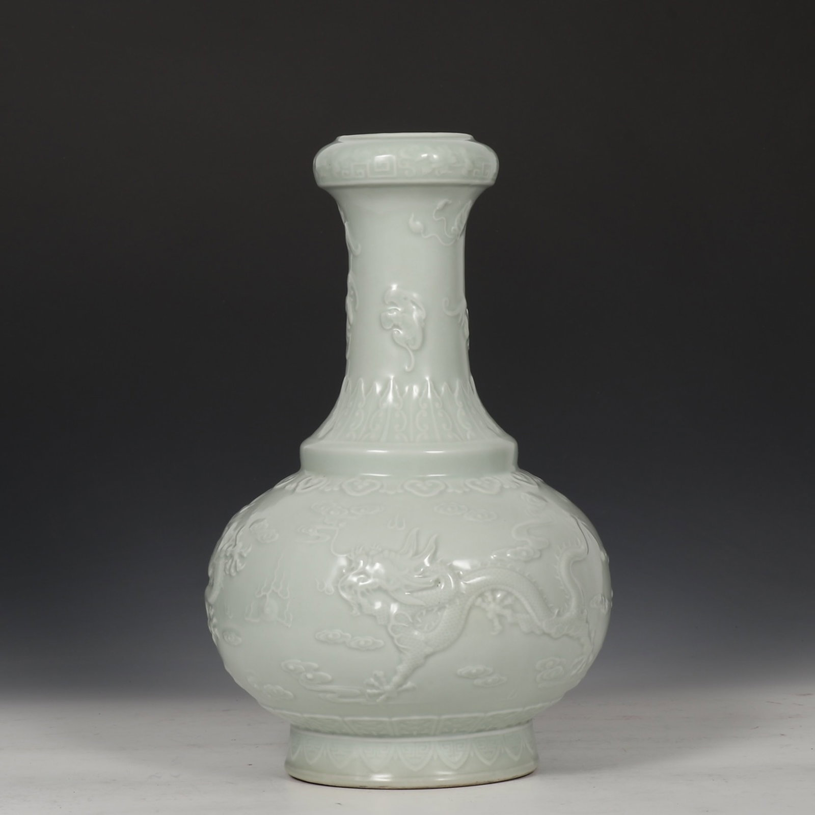 A Rare Celadon Glazed Auspicious Cloud and Dragon Pattern Vase - 4