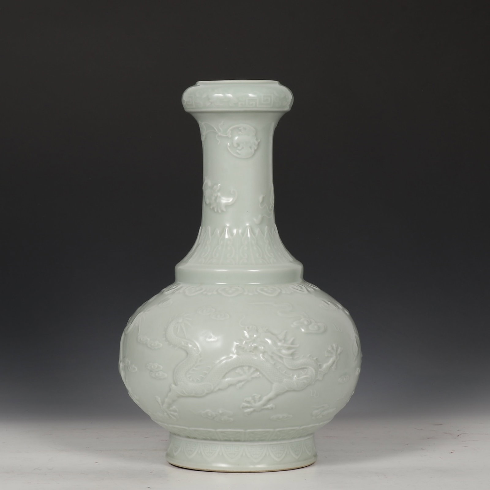 A Rare Celadon Glazed Auspicious Cloud and Dragon Pattern Vase - 6