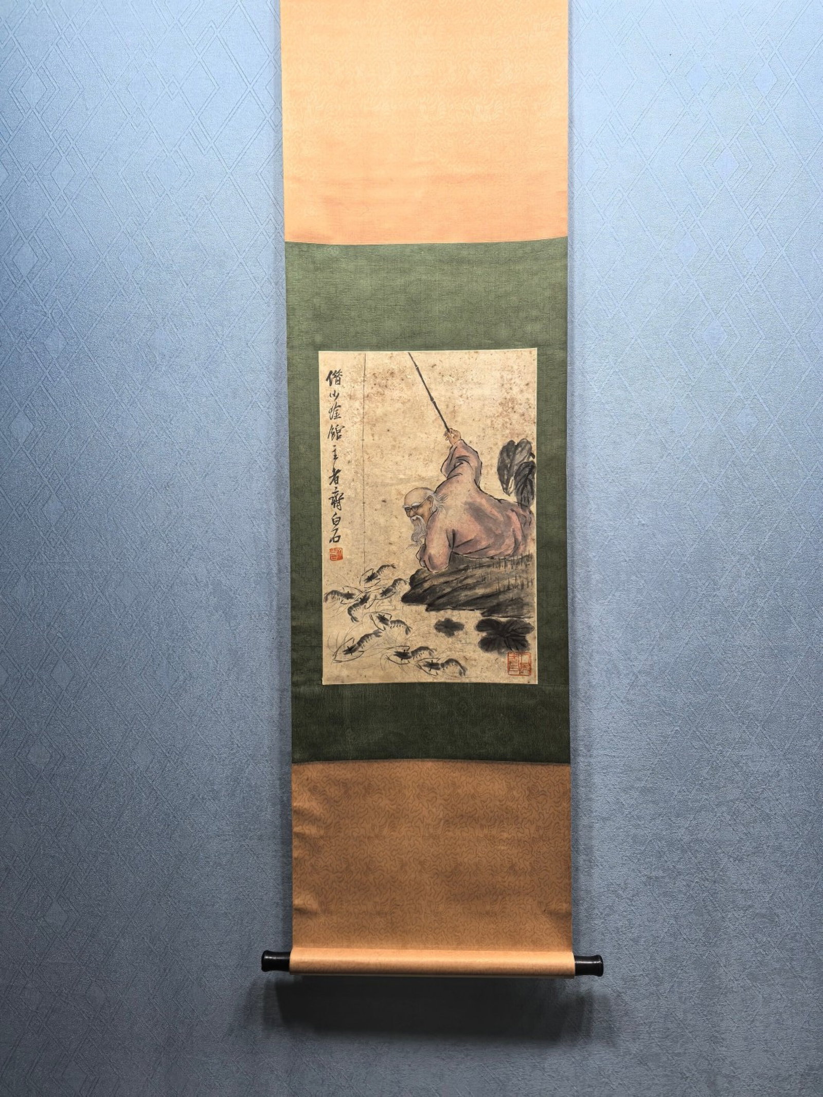 A Chinese Vertical Scroll Ink Painting of Figure on Paper: A Chinese Vertical Scroll Ink Painting of Figure on Paper,Qi Baishi,Size:13.8inx21.5in 一幅中国水墨人物画立轴,齐白石