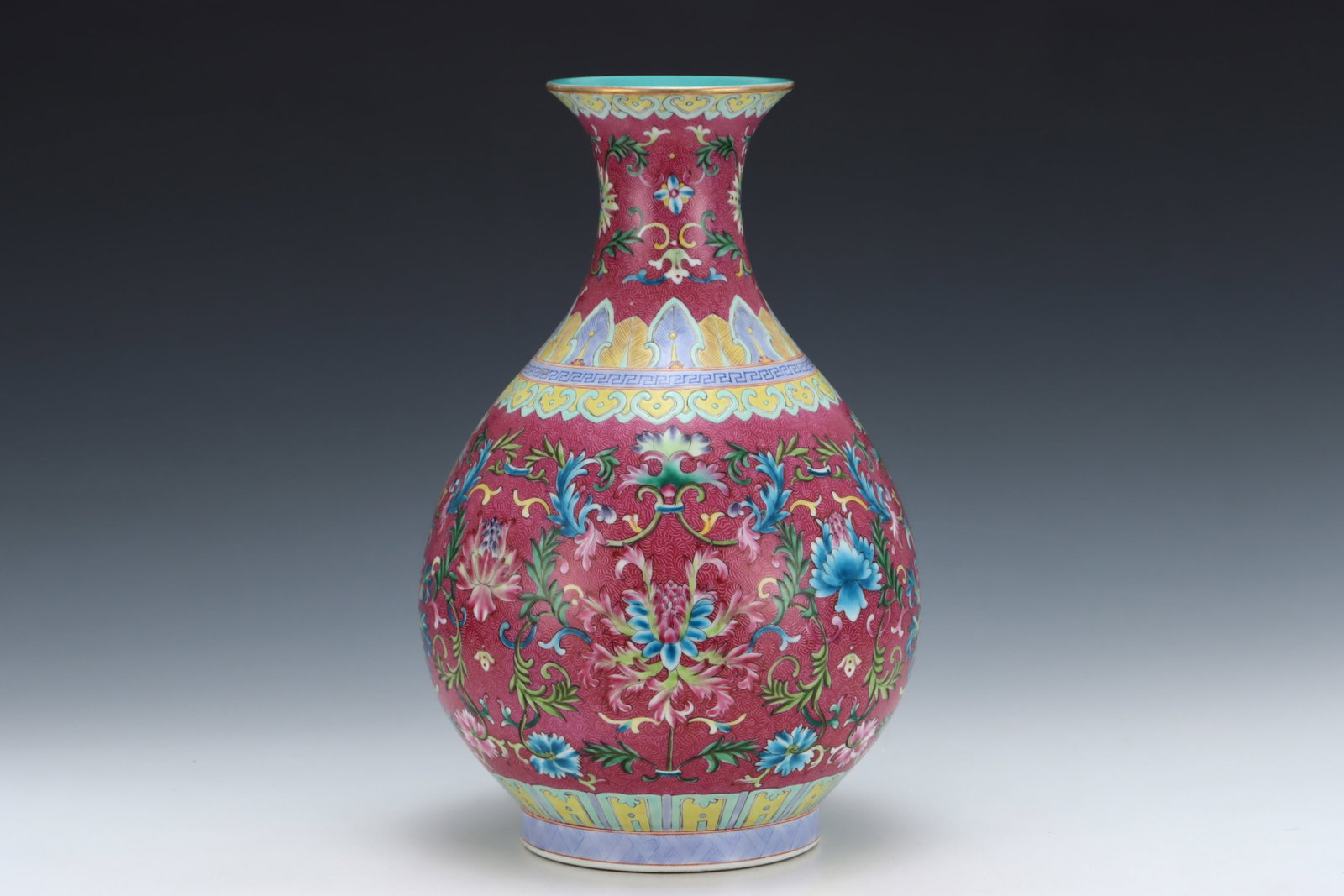 A Huge Enamel Ruby Red-Glazed Lotus Pattern Vase - 2
