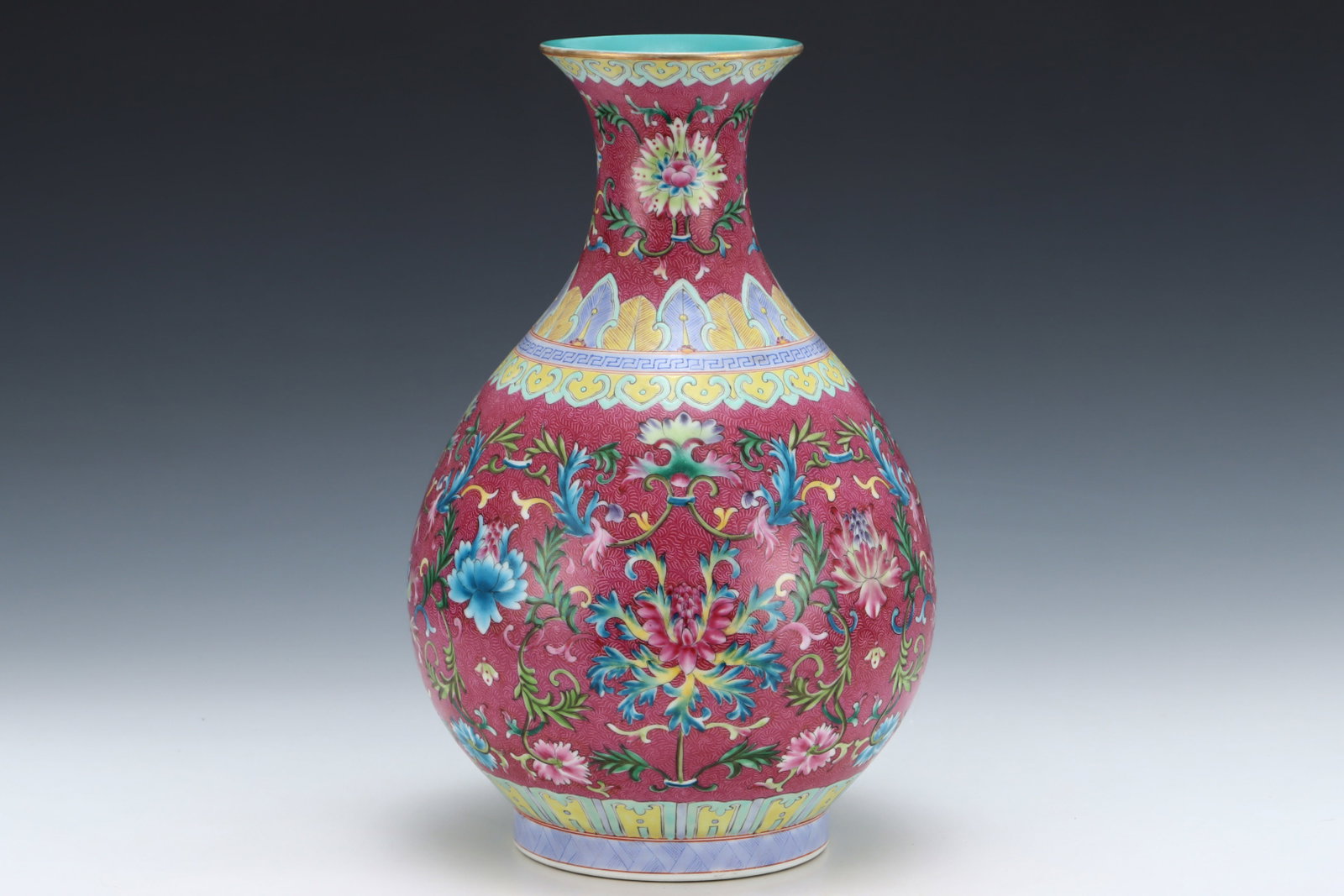 A Huge Enamel Ruby Red-Glazed Lotus Pattern Vase - 3