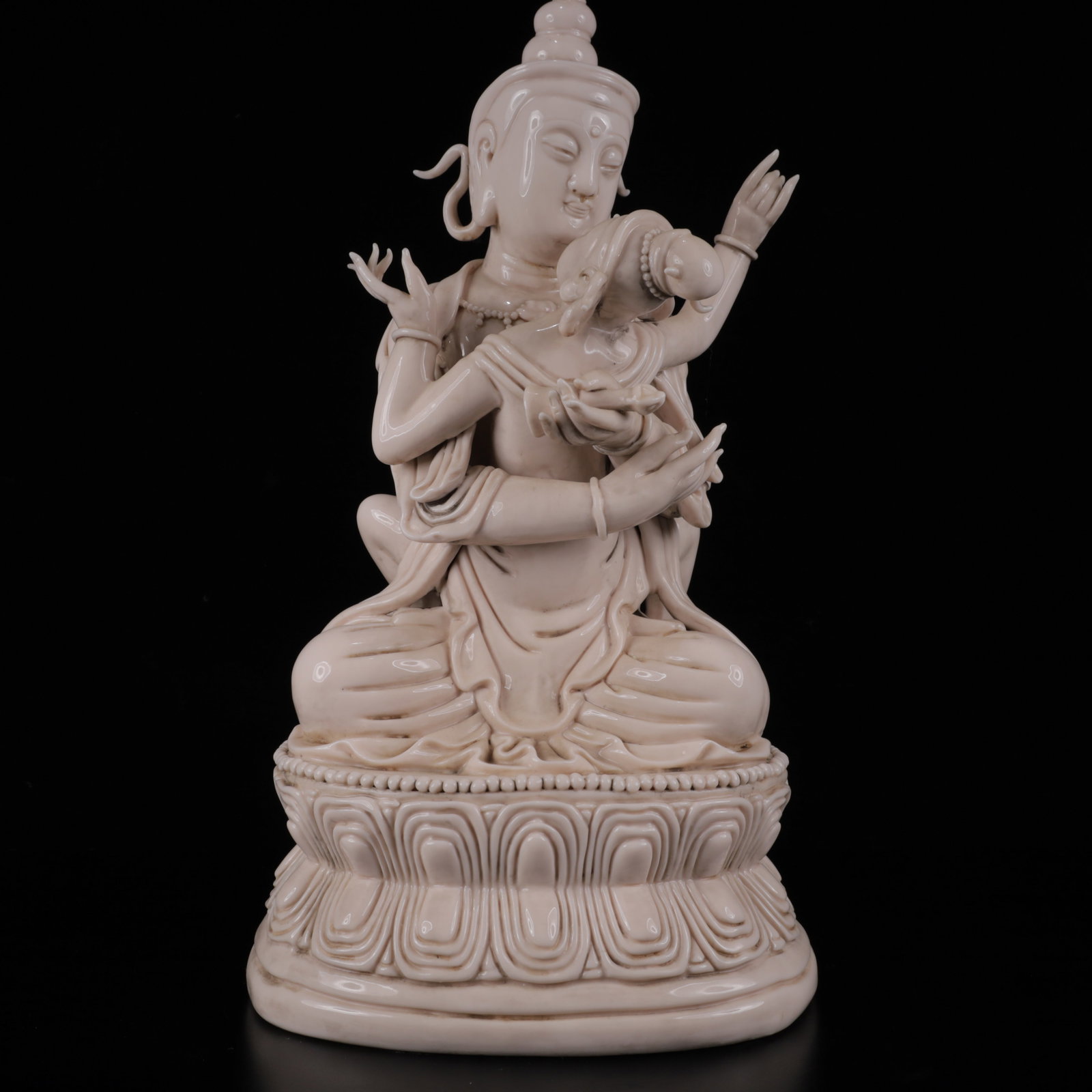 An Exquisite Blance-De-Chine Statue of Mandkesvara: An Exquisite Blance-De-Chine Statue of Mandkesvara,Qing Dynasty,China,Size:8.7inx6.7inx15in,Weight:2900g 德化瓷欢喜佛像,中国清代