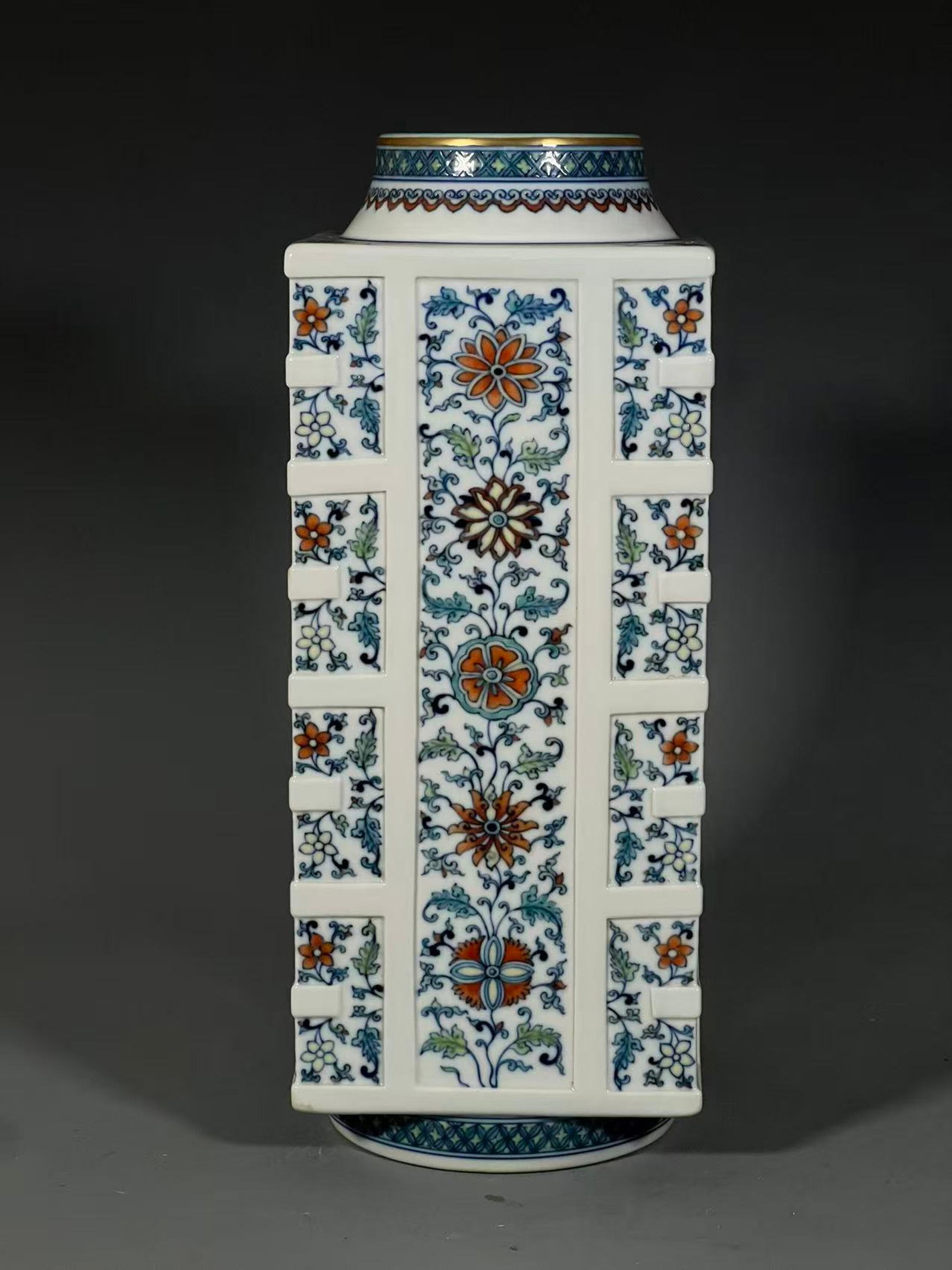 A Rare Doucai Flower Pattern Vase - 4
