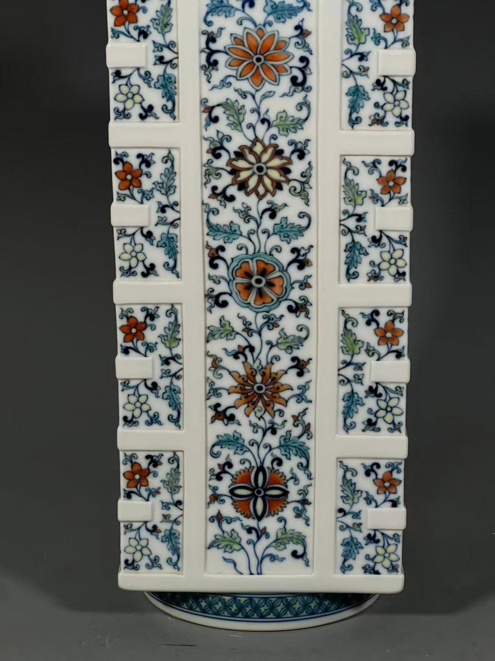 A Rare Doucai Flower Pattern Vase - 6