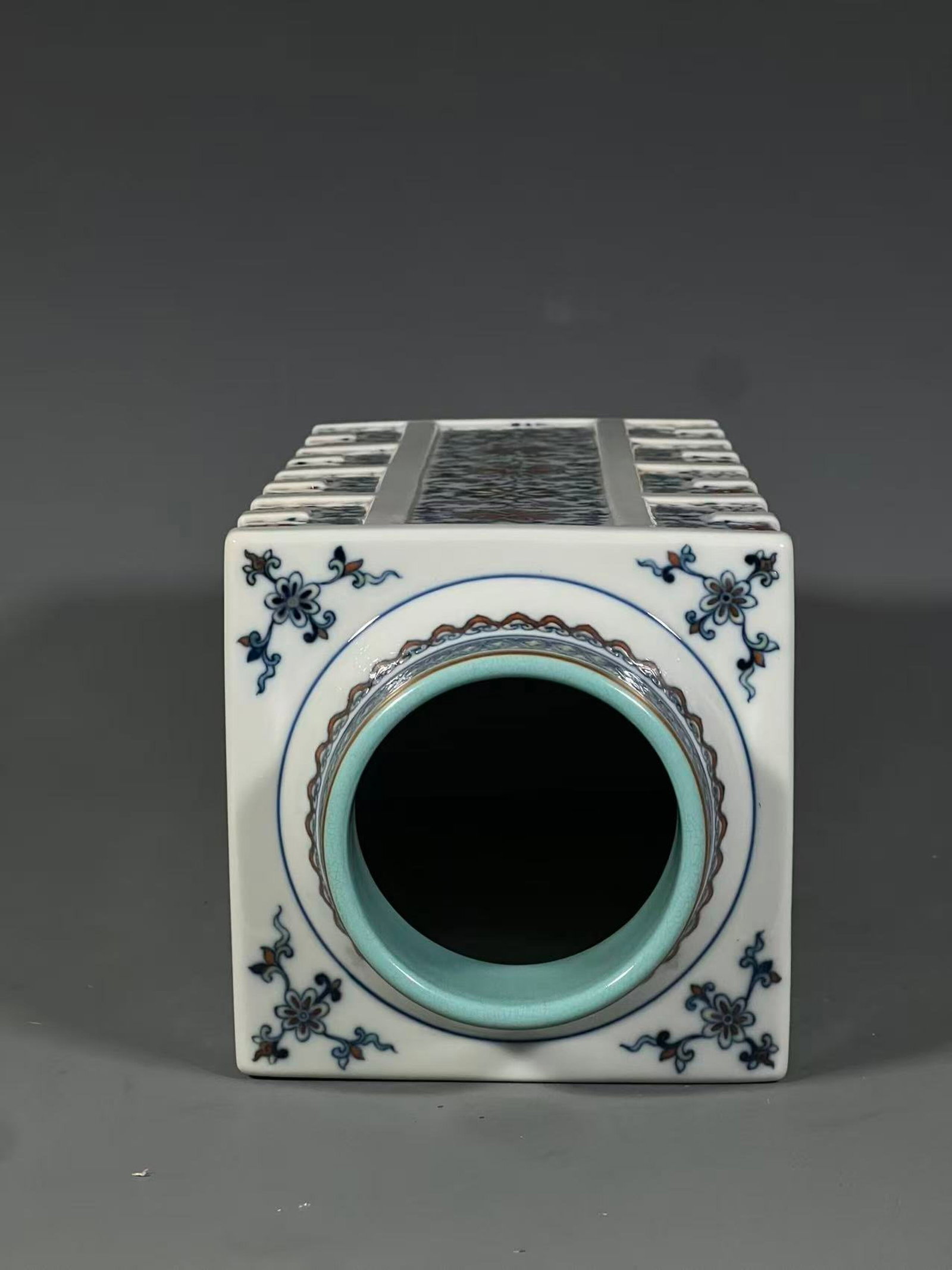 A Rare Doucai Flower Pattern Vase - 8