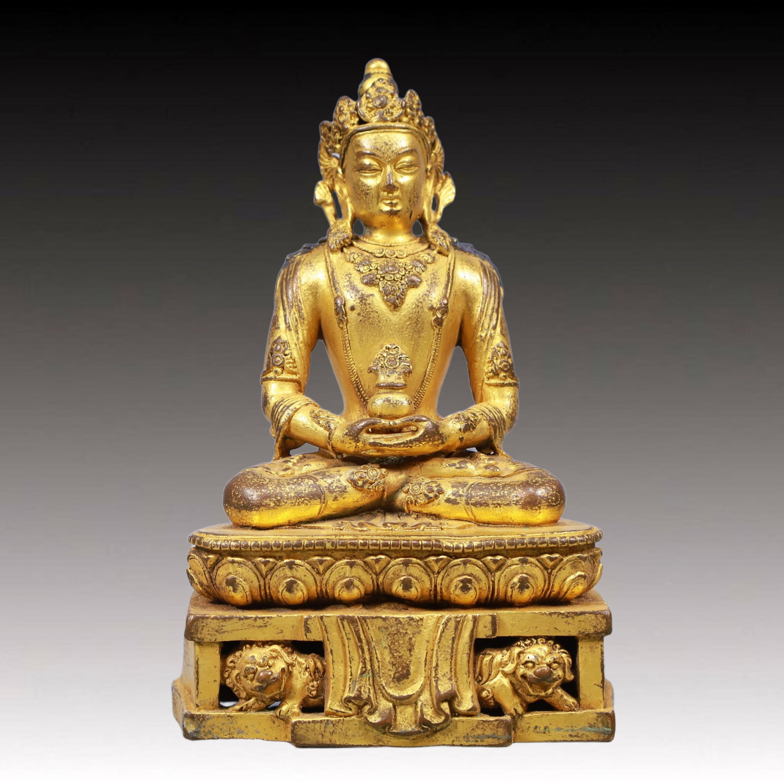 A Solemn Gilt Bronze Statue of Avalokitesvara: A Solemn Gilt Bronze Statue of Avalokitesvara, Qing Dynasty, China, Size:4.7inx2.6inx7.9in, Weight:1450g