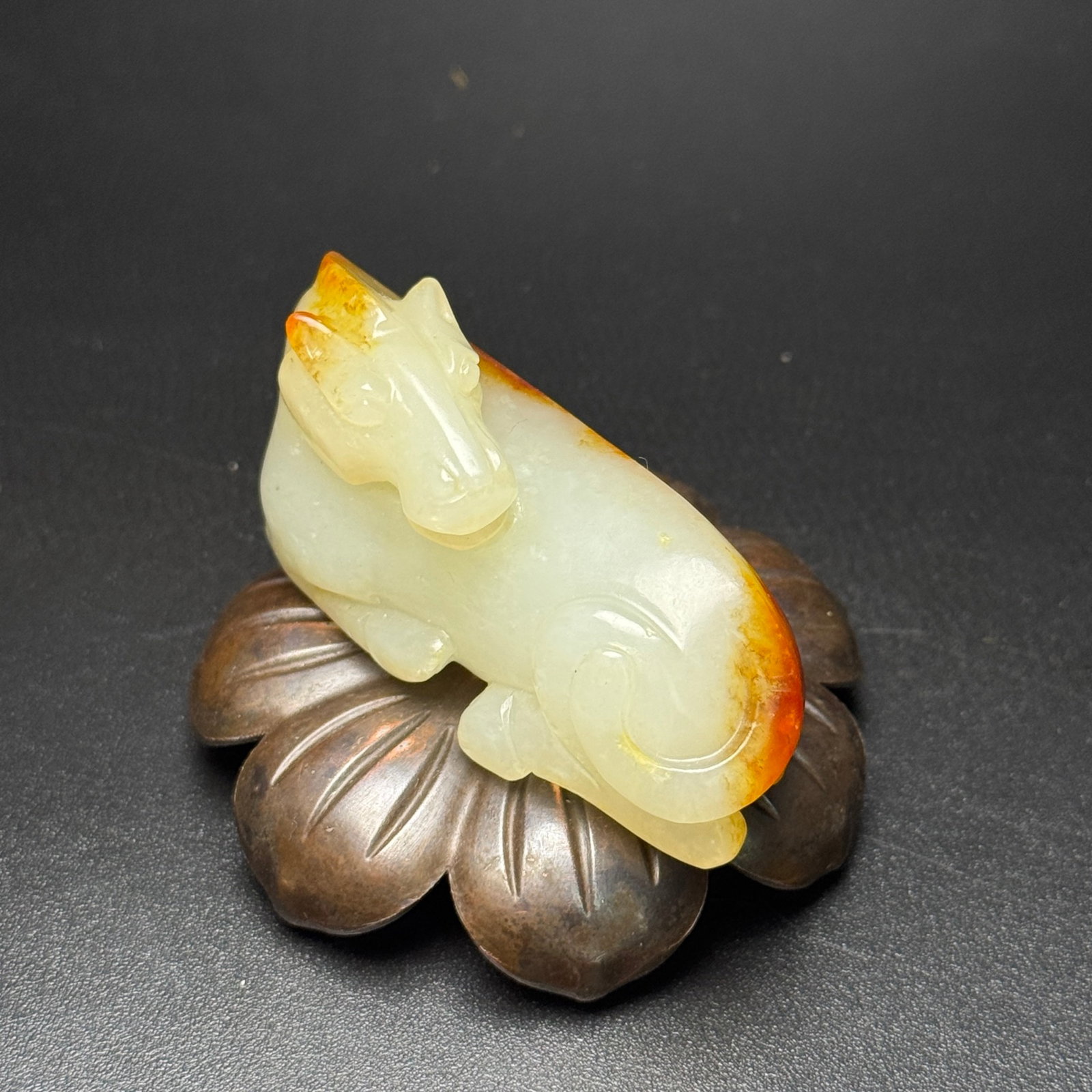 An Exquisite White Jade Horse Ornament: An Exquisite White Jade Horse Ornament,Qing Dynasty,China,Size:2.4inx1.2inx0.9in,Weight:63g 白玉骏马摆件,中国清代