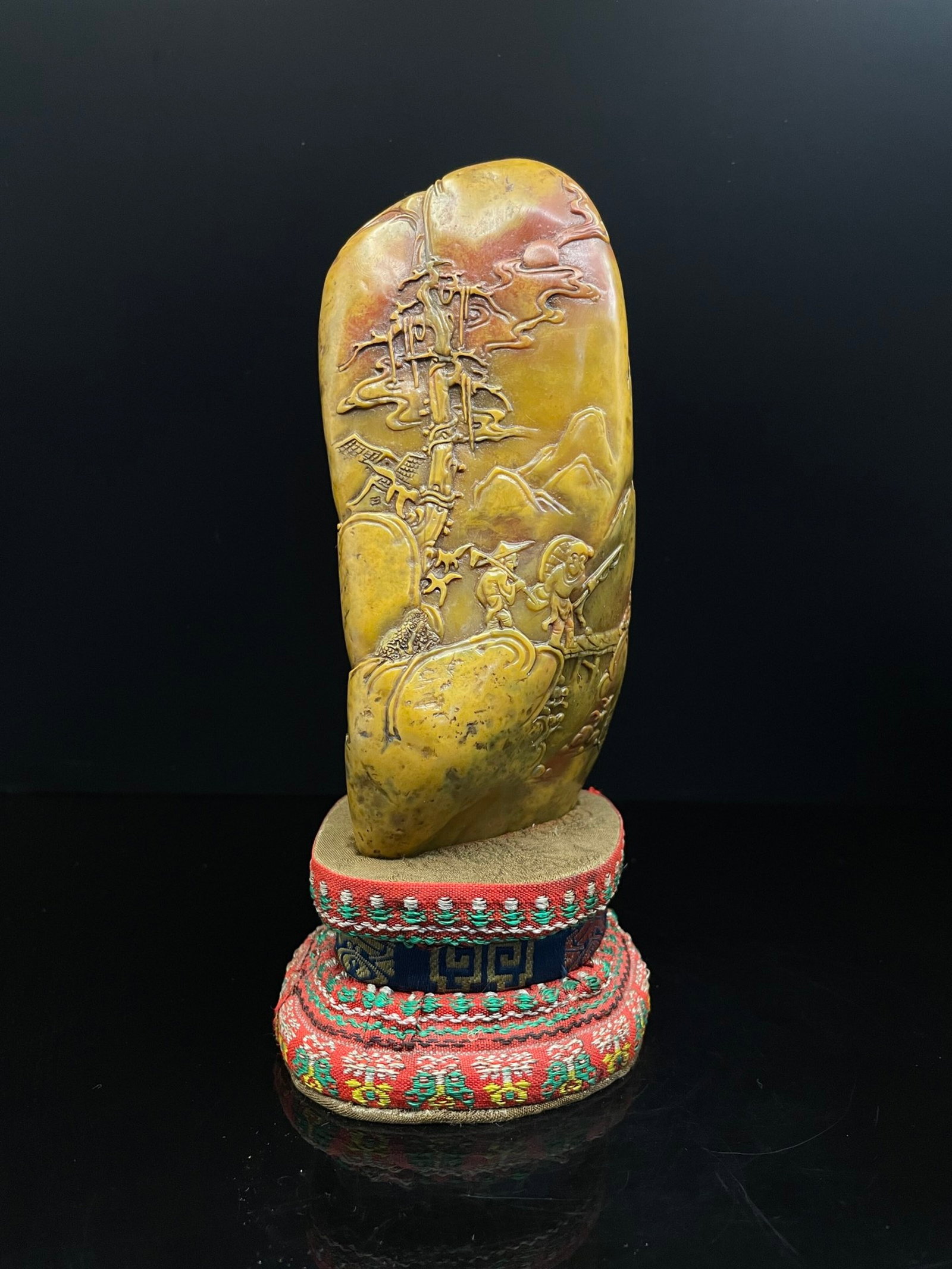 An Exquisite Shoushan Stone Landscape and Figure Pattern Ornament,With Base: An Exquisite Shoushan Stone Landscape and Figure Pattern Ornament,With Base,Qing Dynasty,China,With Mark,Size:2.6inx2.1inx5.7in,Weight:663g 寿山石山水人物 