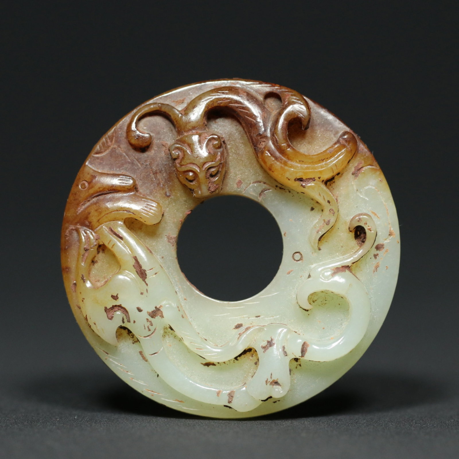 An Exquisite White Jade Chi-Dragon Pattern Pendant: An Exquisite White Jade Chi-Dragon Pattern Pendant,Han Dynasty,China,Size:2.1inx0.4in,Weight:41g 白玉螭龙纹挂件,中国汉代