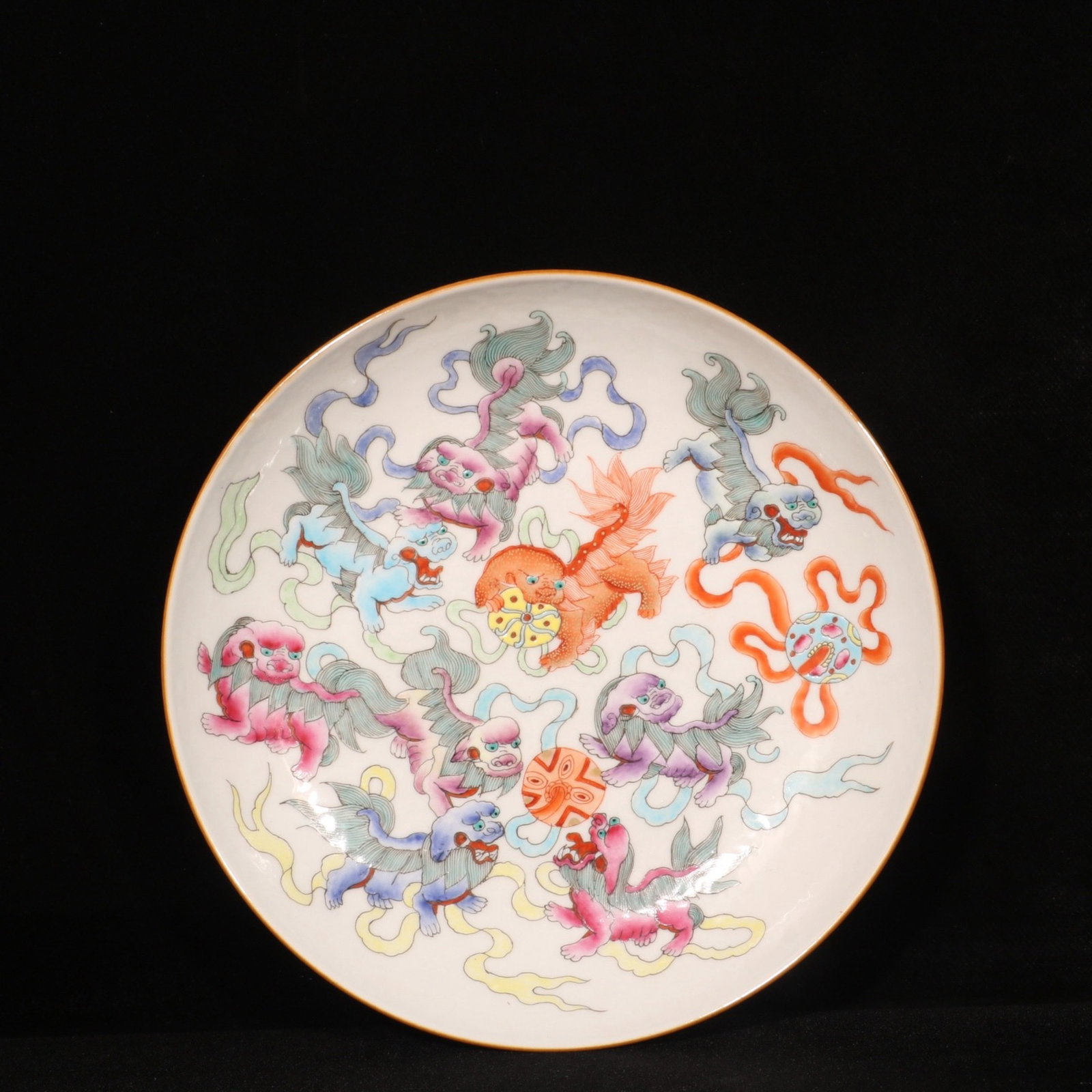 An Exquisite Famille-Rose Lion Pattern Plate (1 of 9)