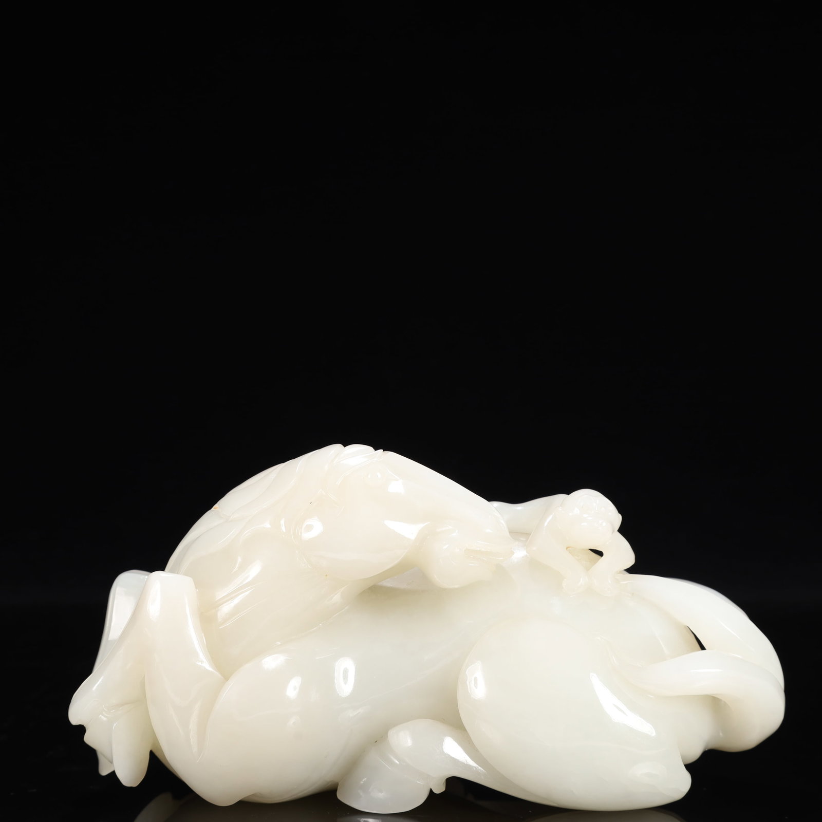 An Exquisite White Jade Monkey Pattern Horse Ornament (1 of 11)